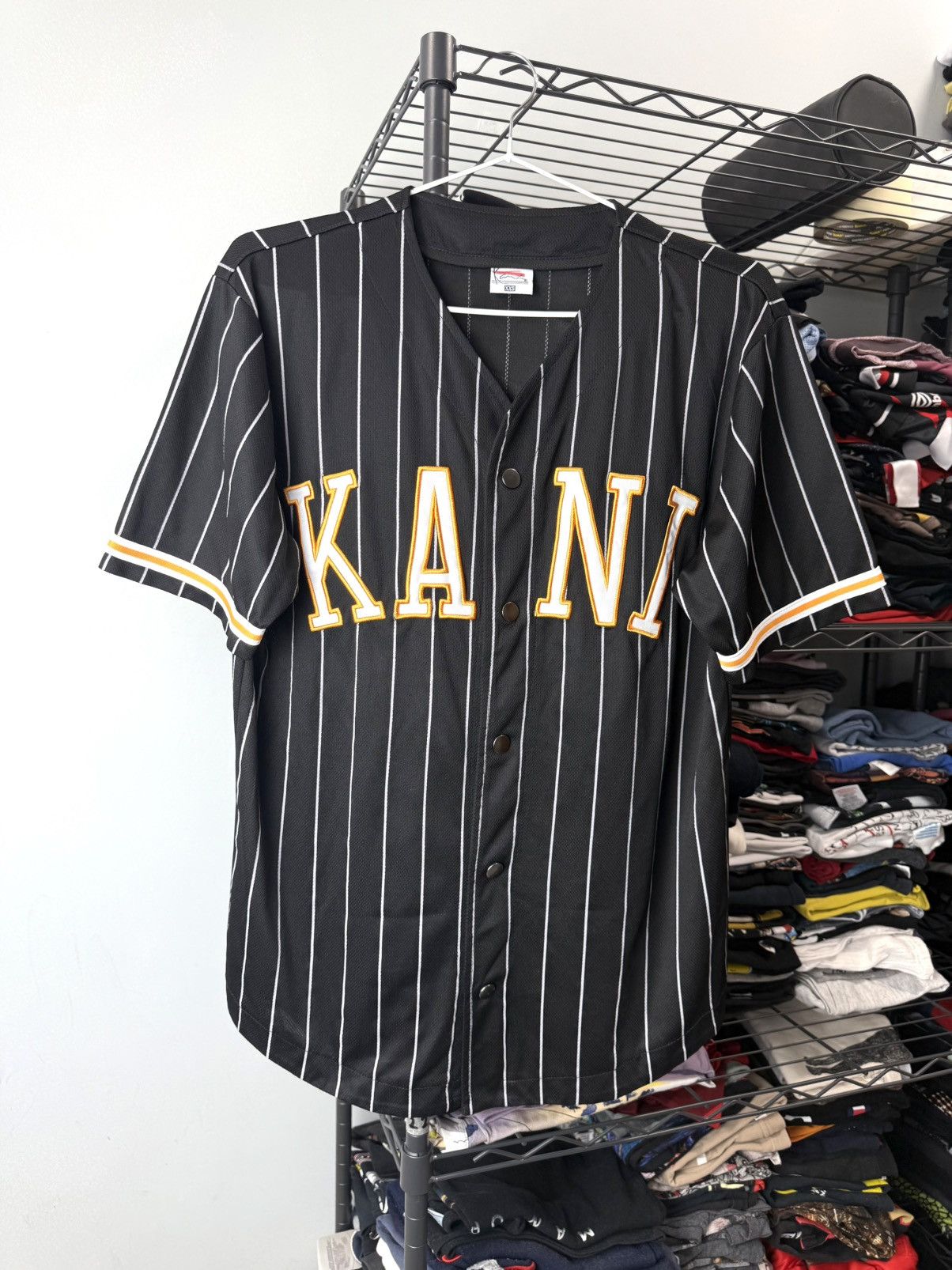 Karl Kani Vintage Karl Kani Rap T Shirt Jnco Tapout Jersey Size US S / EU 44-46 / 1 - 1 Thumbnail