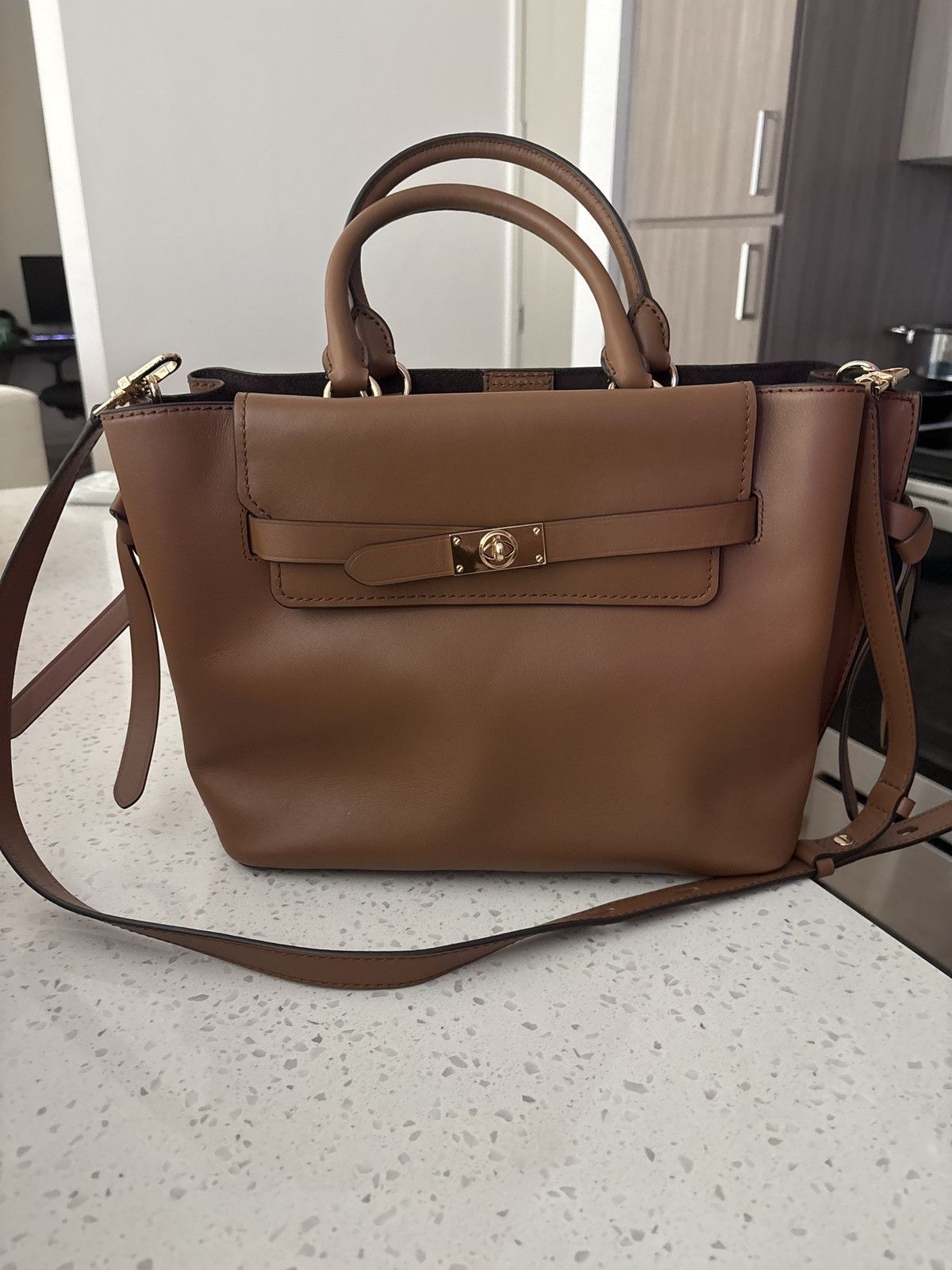 Michael Kors Michael Kors Leather Shoulder Bag Size ONE SIZE - 1 Thumbnail