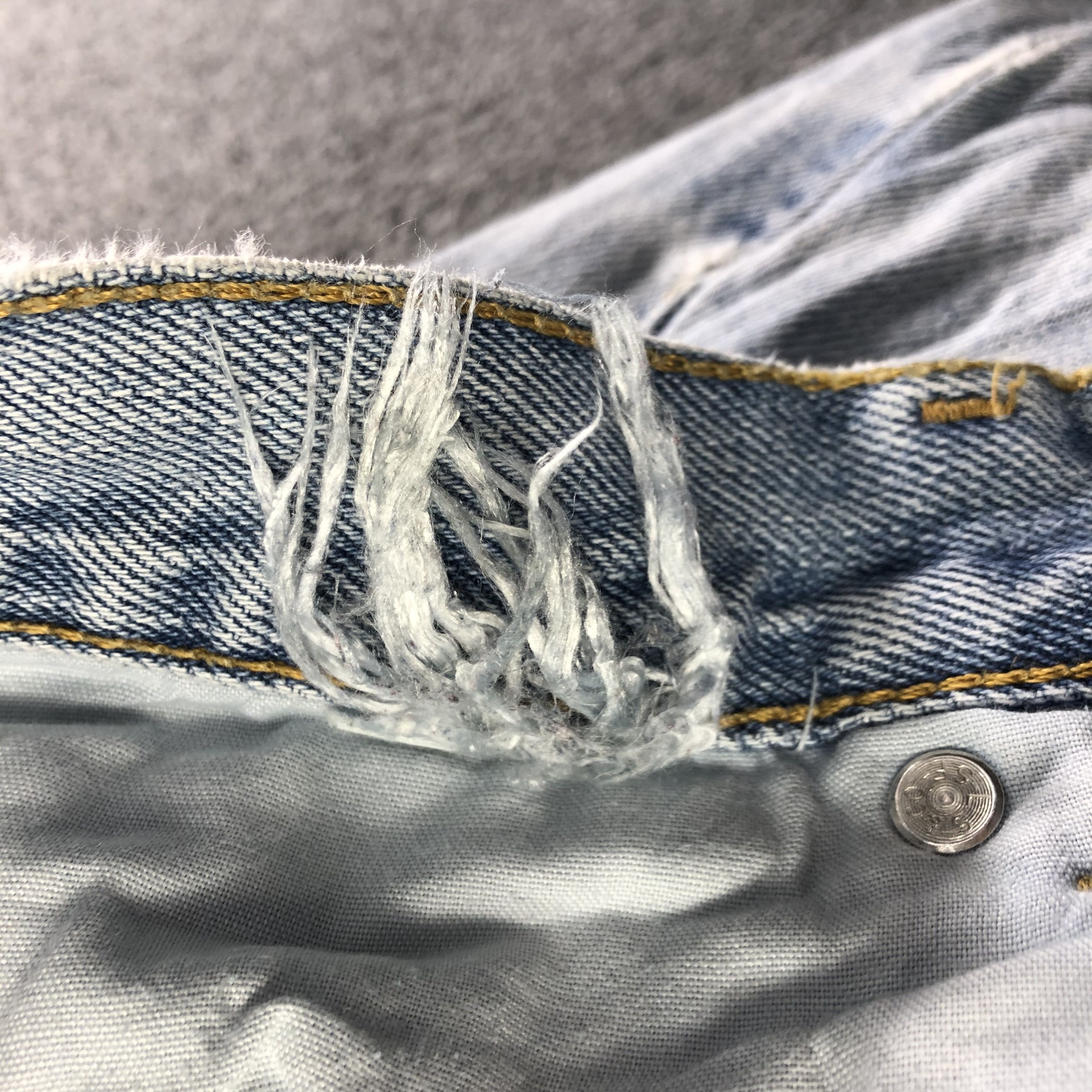 Levi's Vintage Light Wash Levis 550 Jeans-J3217 Size US 39 - 11 Thumbnail