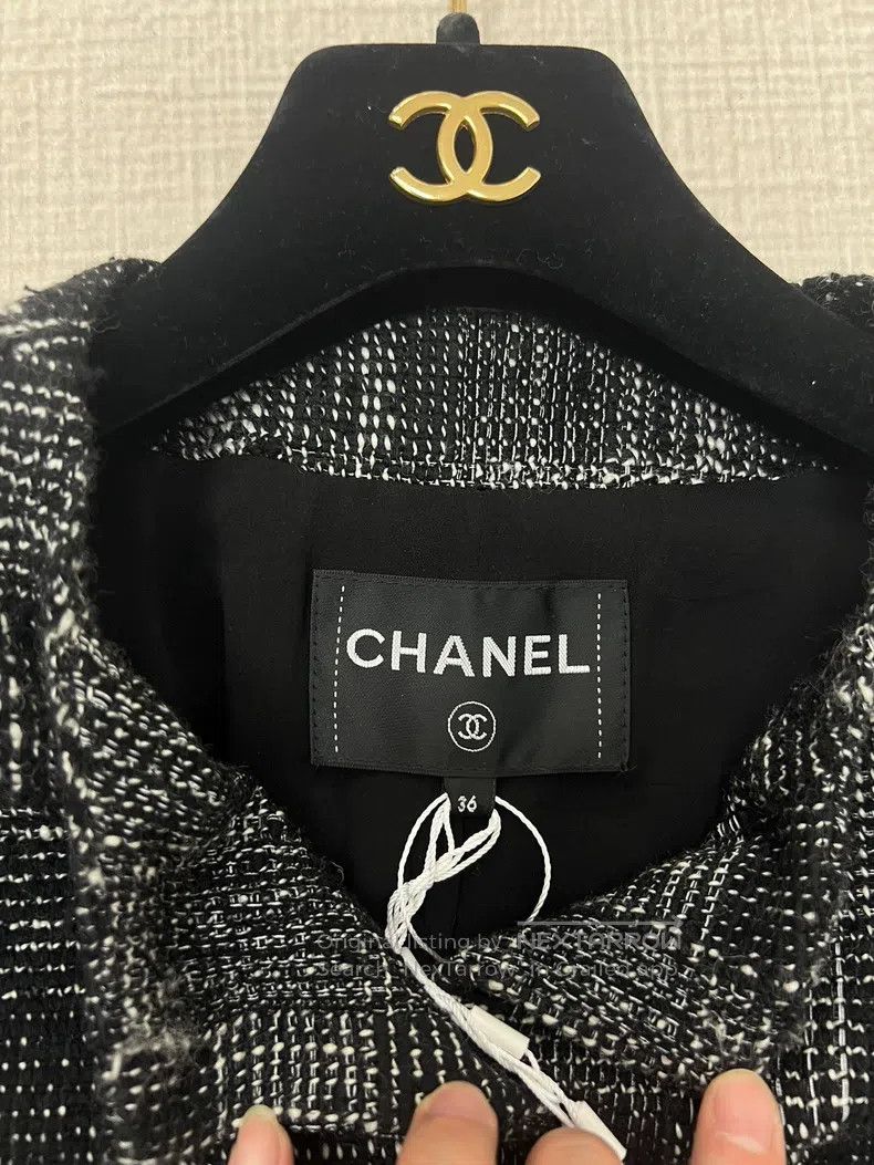 Chanel Chanel Classic plaid diamond buckle round-neck jacket Size XS / US 0-2 / IT 36-38 - 5 Thumbnail