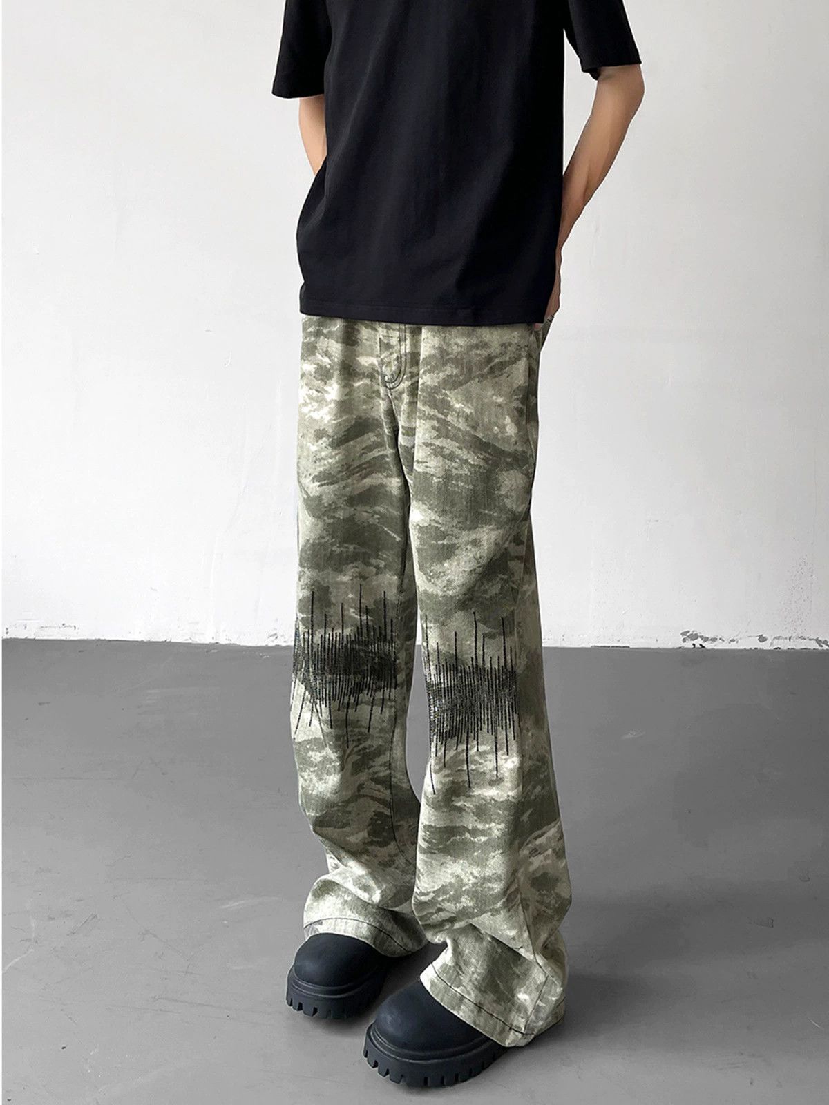 Jean Men's hiphop straight casual flared camouflage jeans Size US 32 / EU 48 - 2 Thumbnail