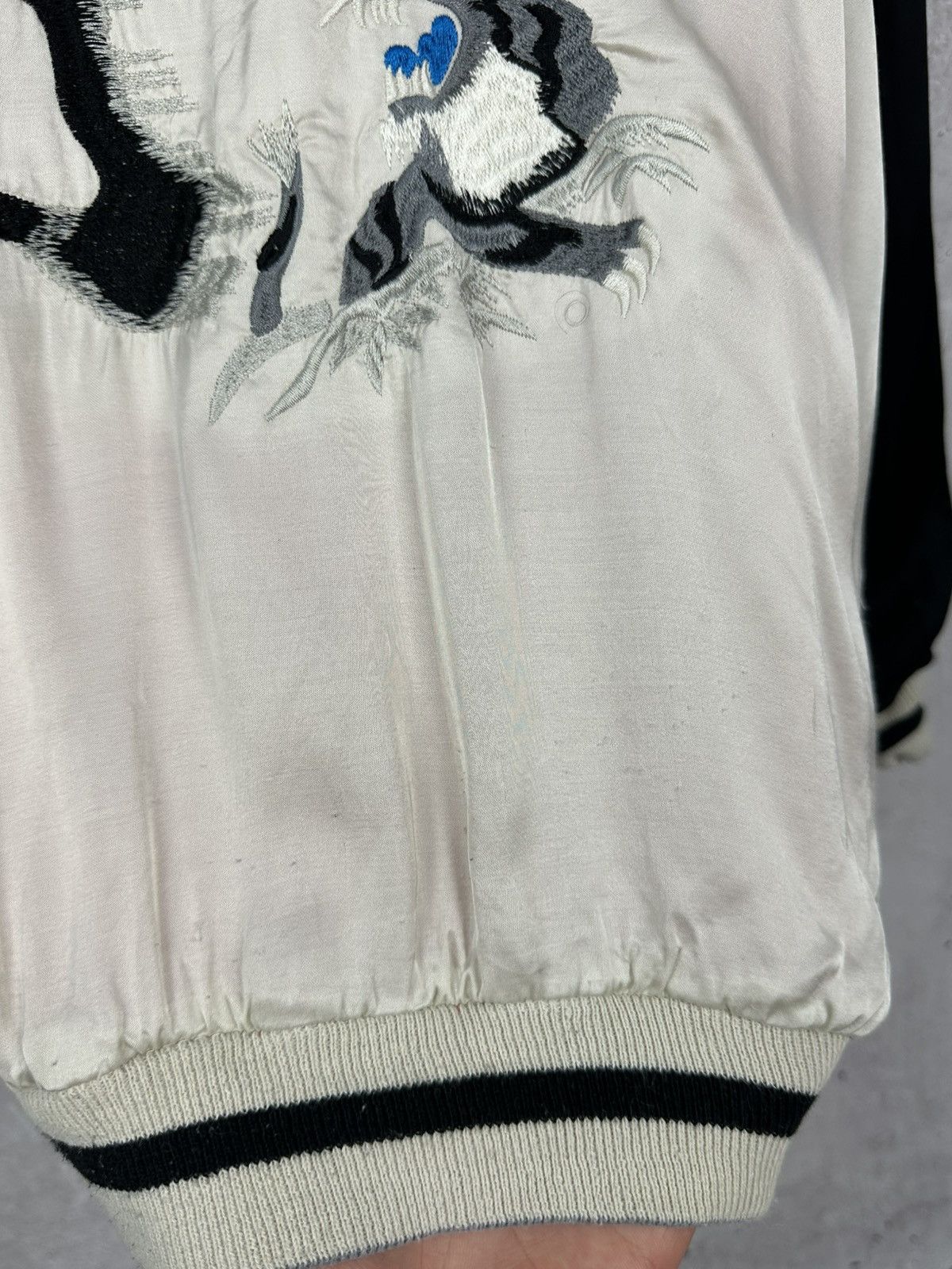 Diesel × Japanese Brand × Vintage Diesel Japanese Style Viscose Reversible Zip Women’s Bomber Size S / US 4 / IT 40 - 13 Thumbnail
