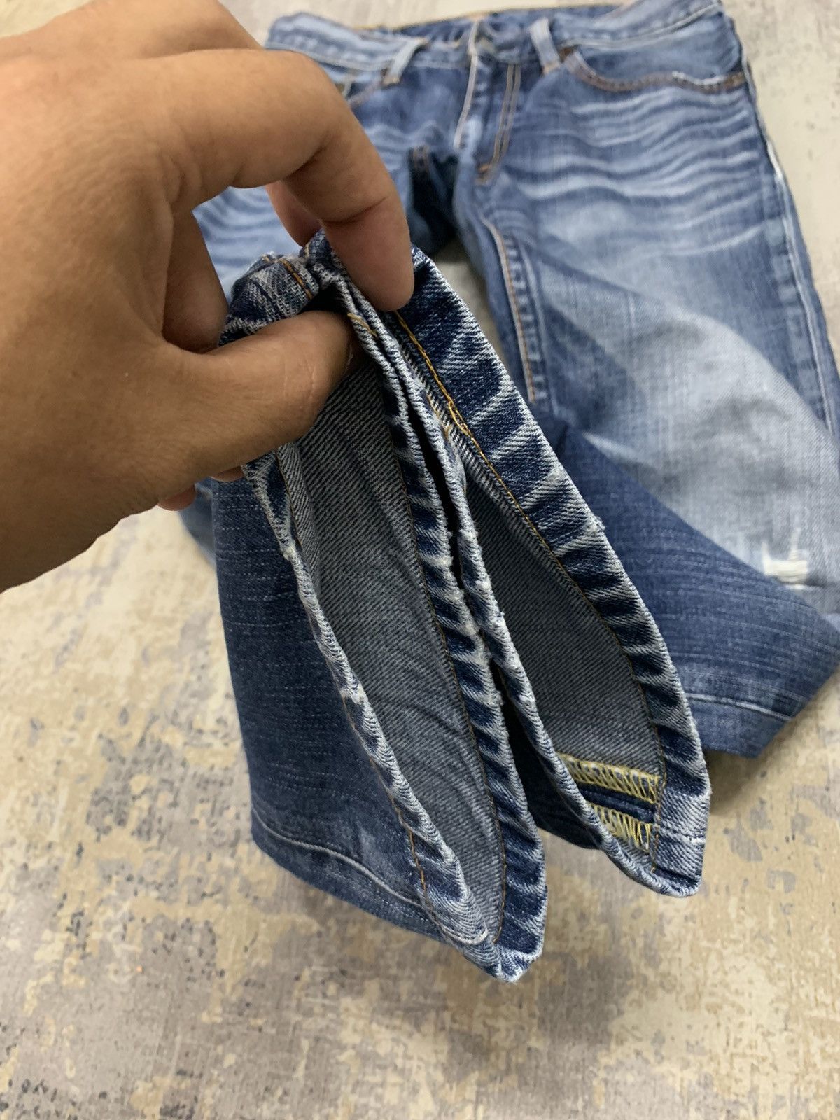 Levi's Vintage Levis 702 Distressed Denim Jeans 29x29.5 Size US 29 - 8 Thumbnail