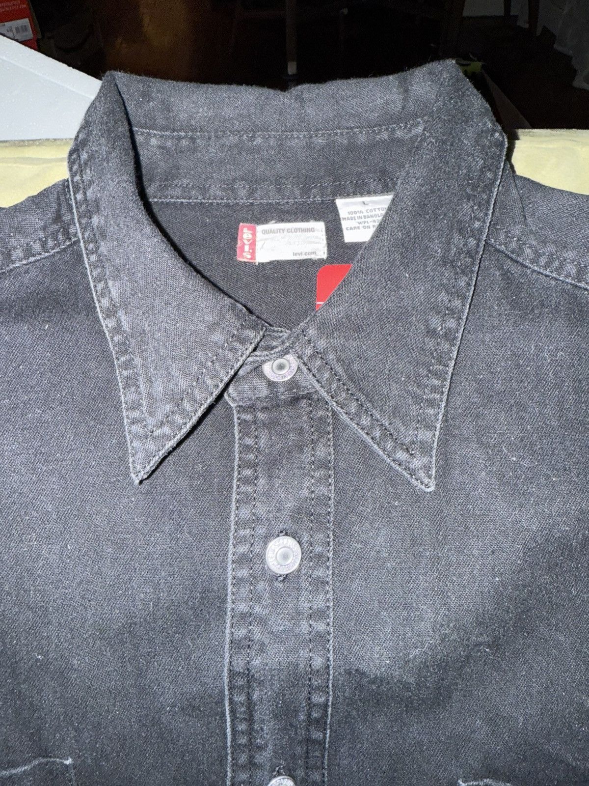Levi's Levi’s long-sleeve button-up shirt, men’s large, 100% cotton Size US L / EU 52-54 / 3 - 7 Thumbnail