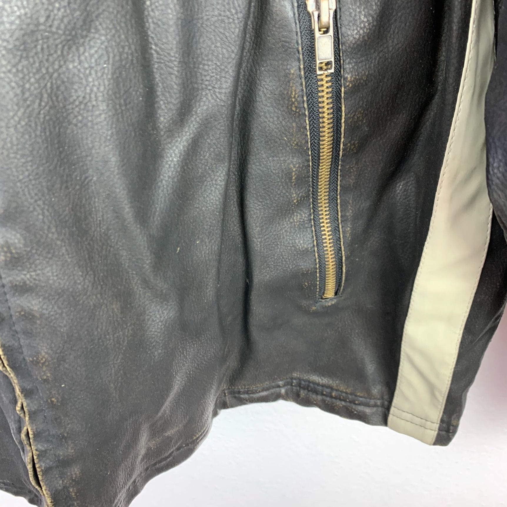 Vintage VINTAGE Arizona Jean Company Full Zip Jacket Mens 2XL Black Faux Leather Racing Stripe Bomber 90s Y2K Size US XXL / EU 58 / 5 - 3 Thumbnail