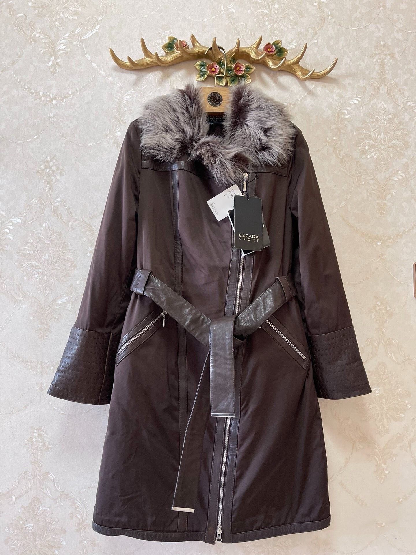 Escada ESCADA Women's Fur Coat Size M / US 6-8 / IT 42-44 - 1 Thumbnail