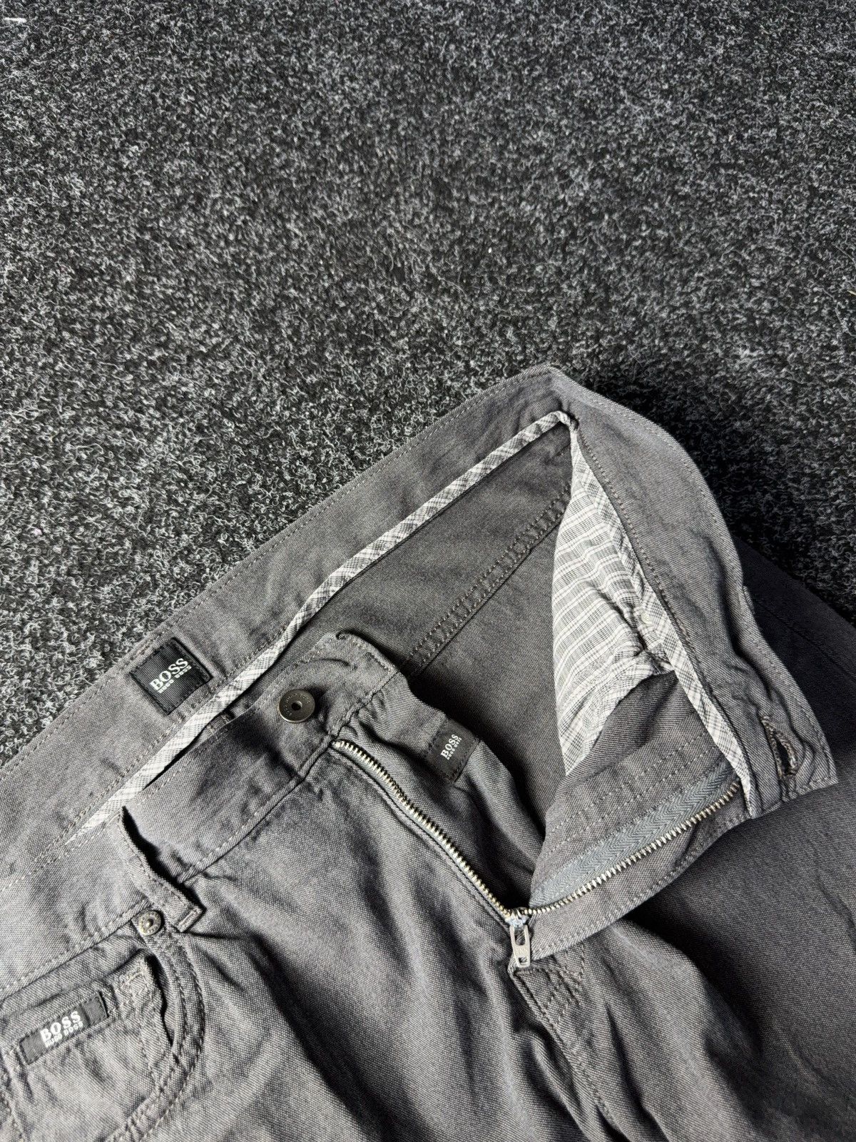 Hugo Boss Luxury Designer Hugo Boss Regular Fit Grey Casual Pants Size US 34 / EU 50 - 8 Thumbnail