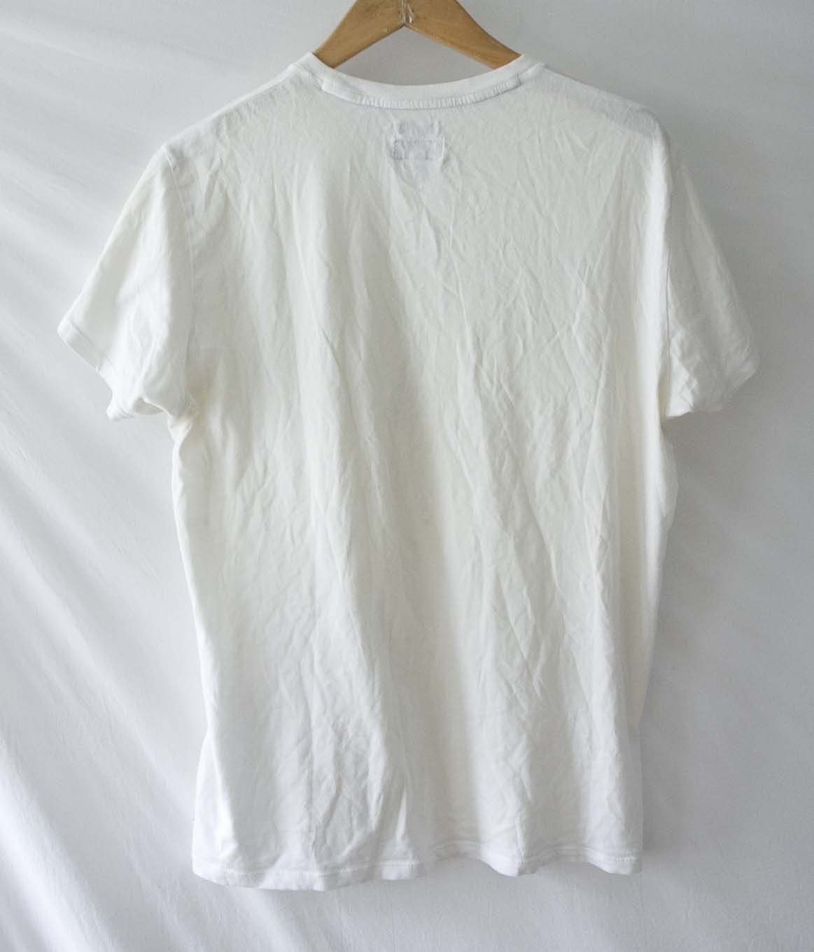 Armani Armani Jeans T Shirt Size L Spell Out White Size US L / EU 52-54 / 3 - 7 Thumbnail