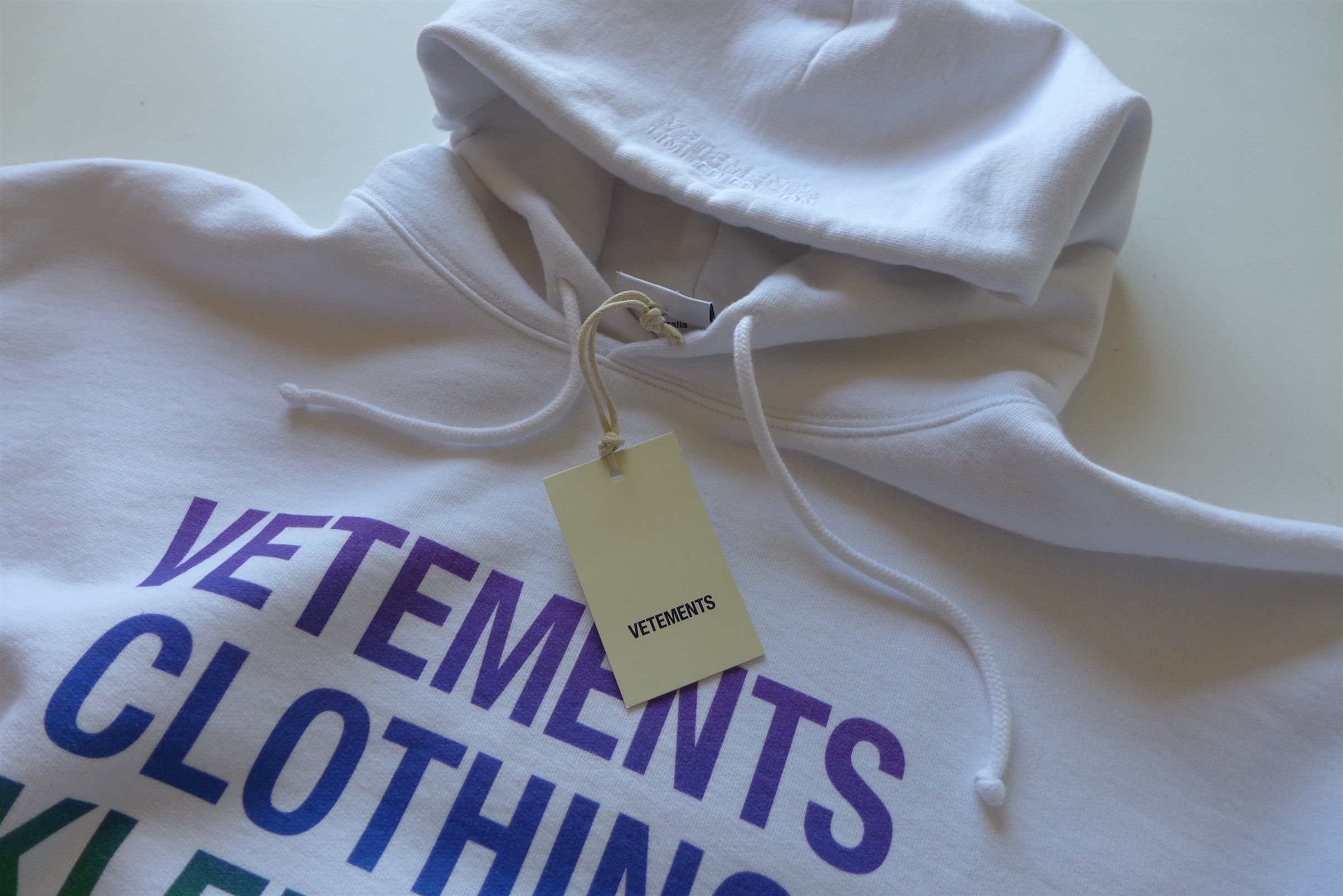 Vetements Vetements Translation Hoodie - White Rainbow Size US XL / EU 56 / 4 - 5 Thumbnail