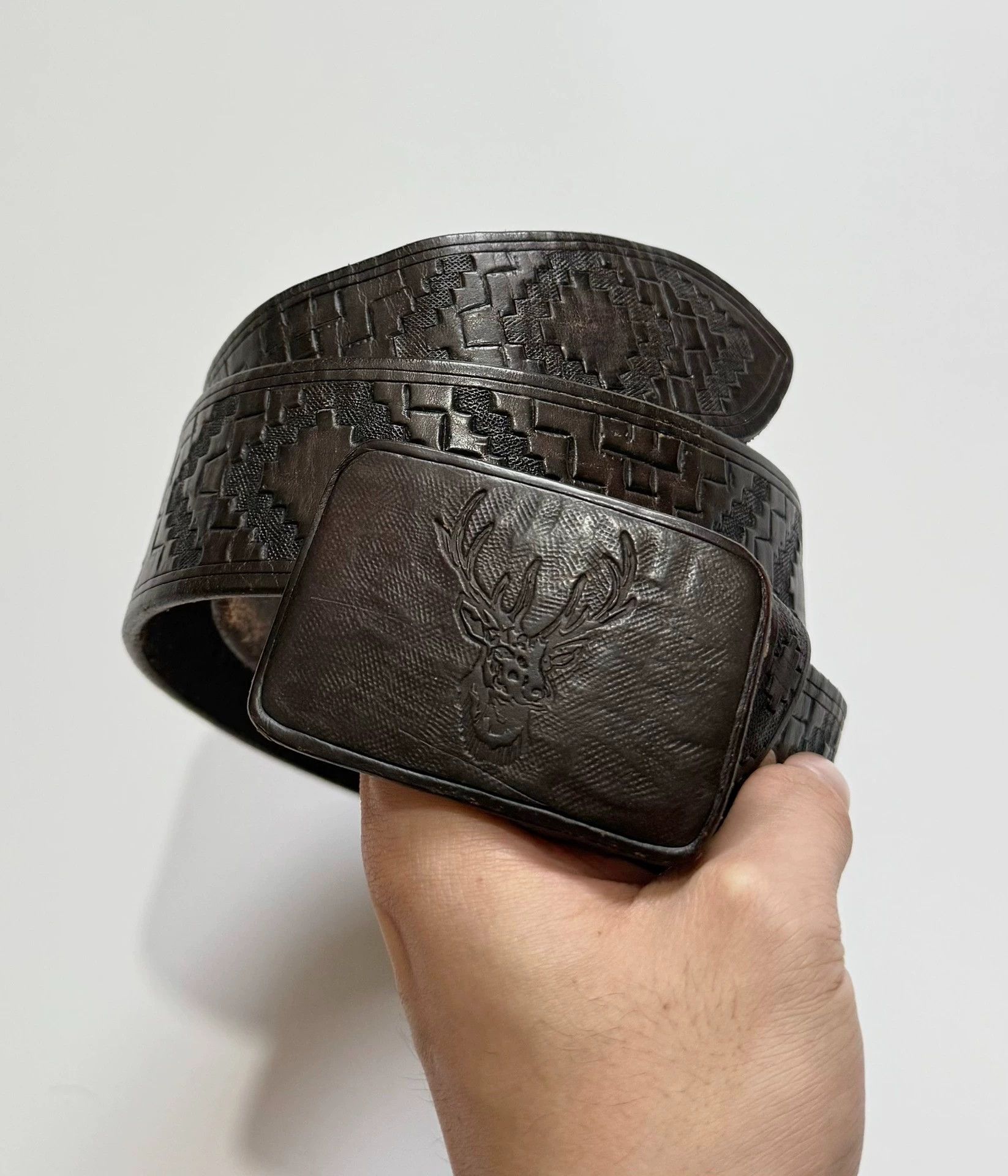 RRL Ralph Lauren RRL Ralph Lauren Deer Head Embossed Leather Belt 28 Size 28 - 1 Thumbnail