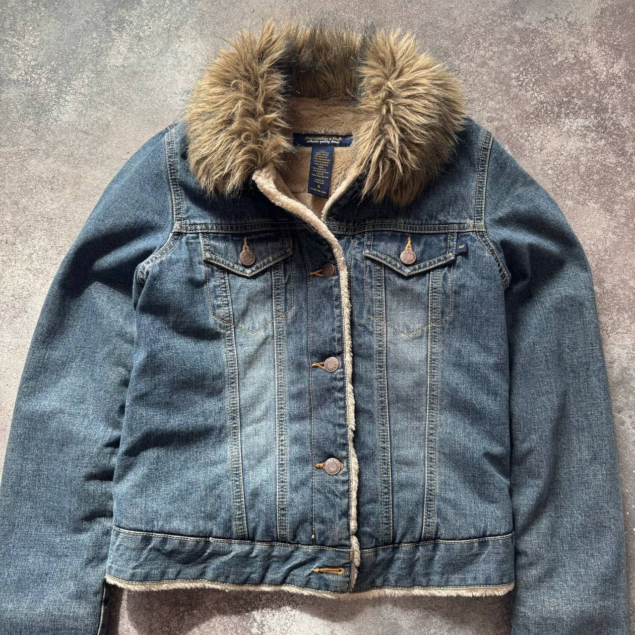 Abercrombie & Fitch Abercombie & Fitch Vintage Faux Fur Denim Jacket Size S / US 4 / IT 40 - 5 Thumbnail