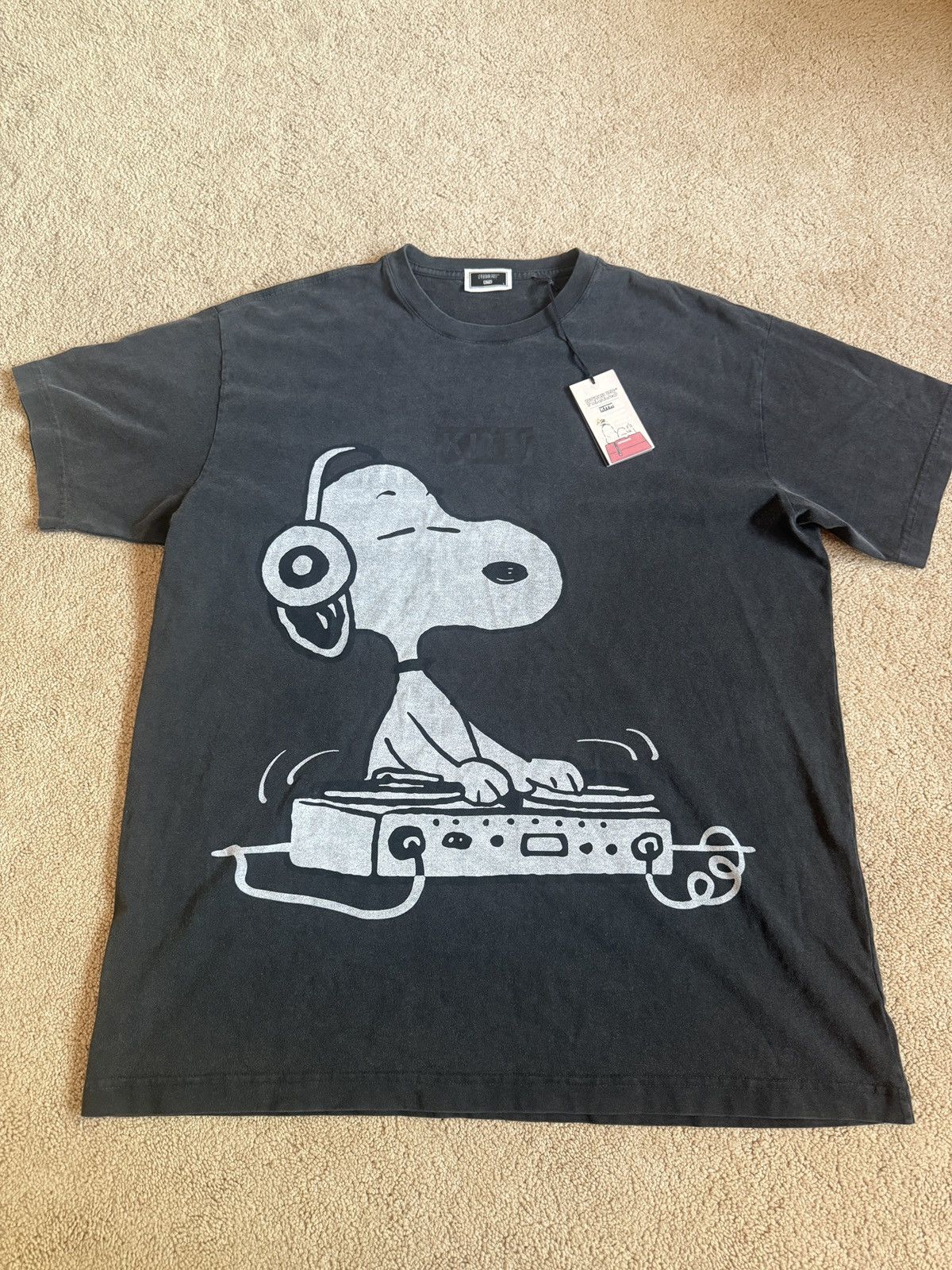 Kith × Peanuts Kith x Peanuts Snoopy DJ Vintage Tee Large | Grailed