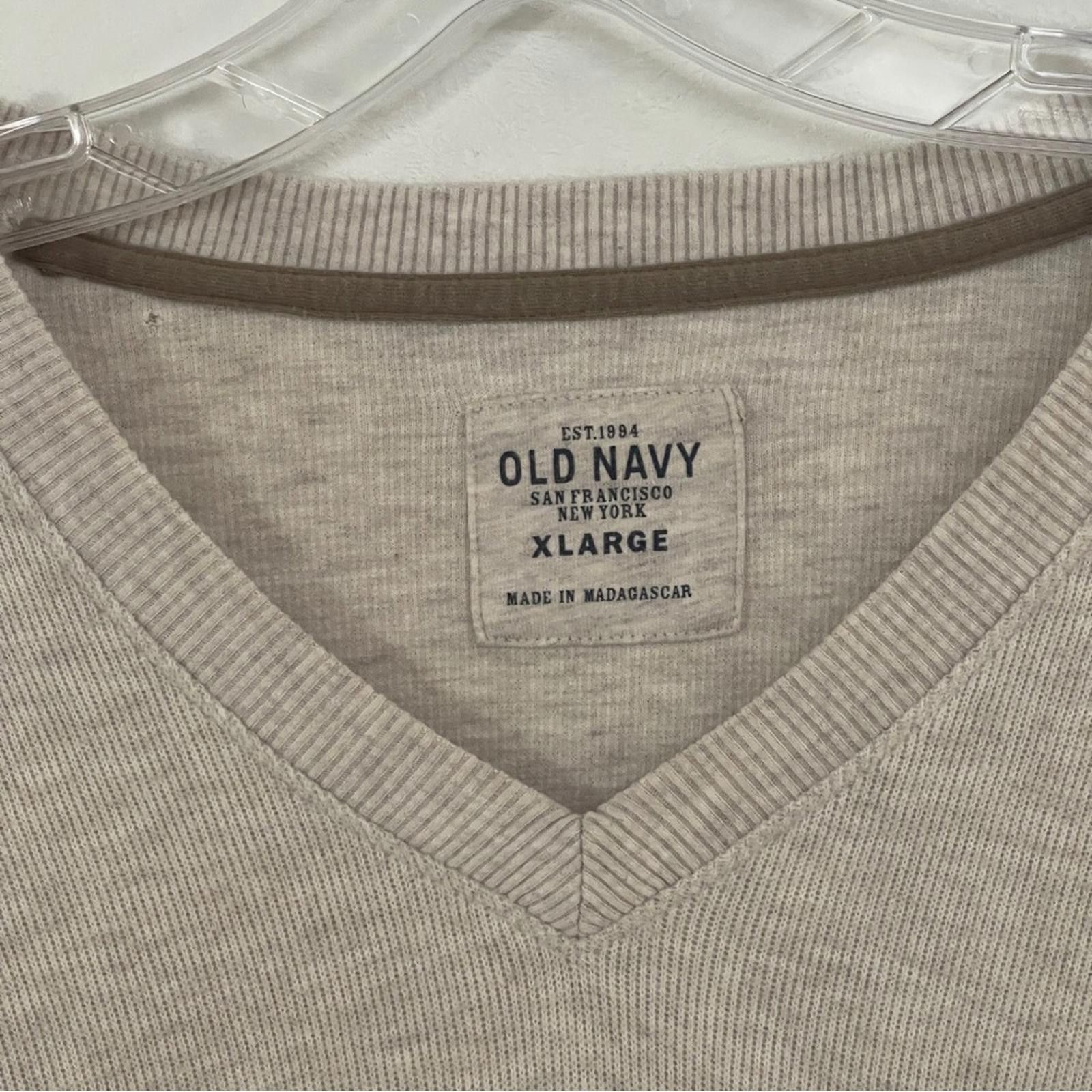 Old Navy Old Navy Men’s V-Neck Sweater in size XL Size US XL / EU 56 / 4 - 3 Thumbnail