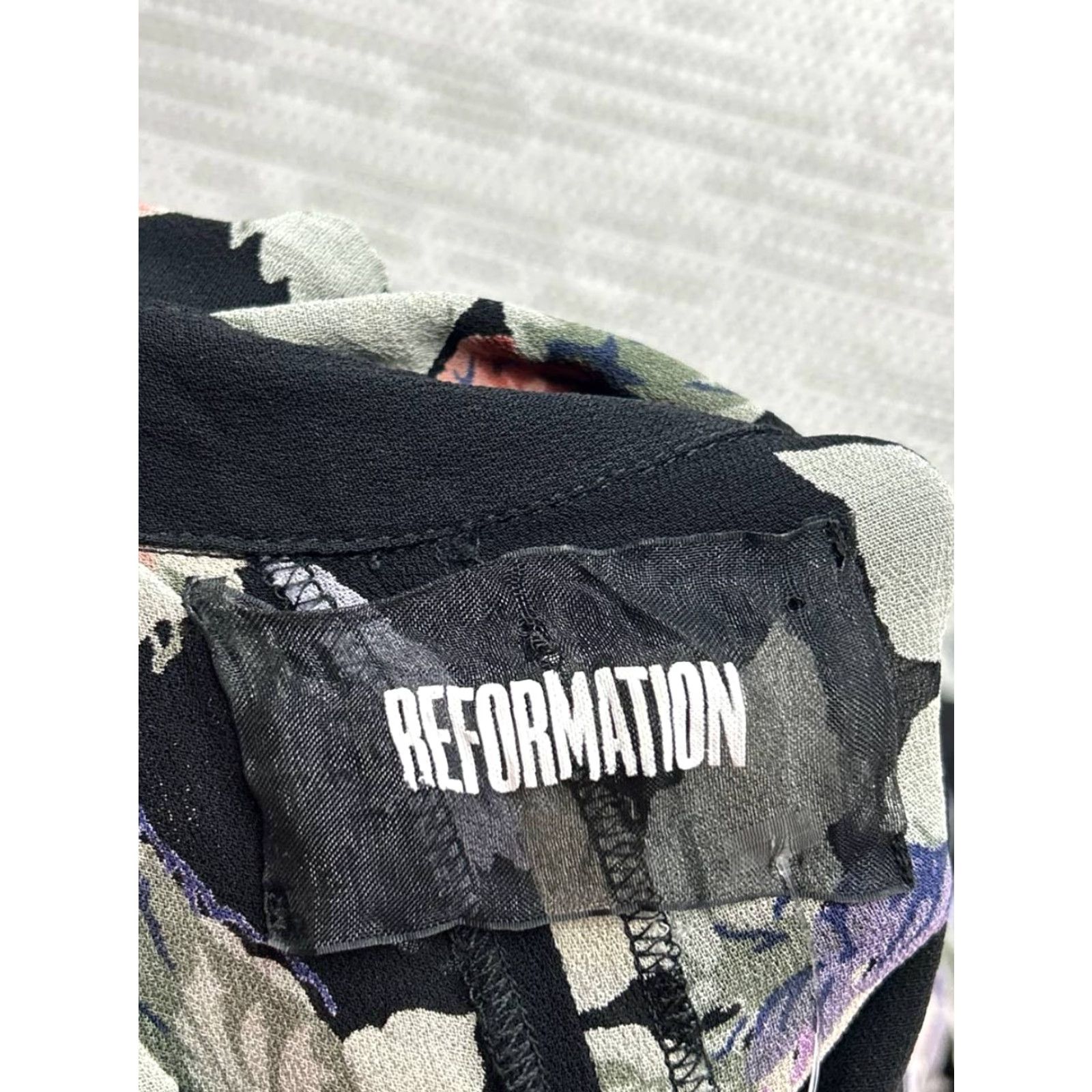 Reformation Reformation Shirt Dress Womens 4 Petie Black Floral Blouson Short Sleeve Collared Button Dress Party/Cocktail Casual 4 Womens Vintage No Size S / US 4 / IT 40 - 3 Thumbnail