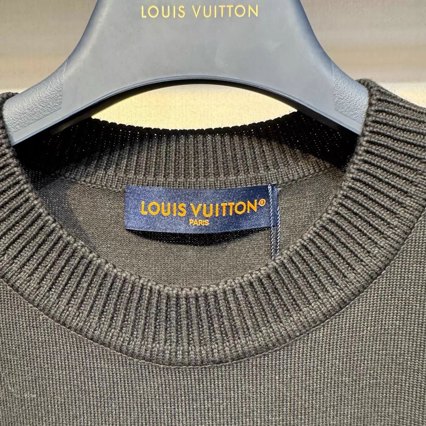 Louis Vuitton Louis Vuitton Black Pin Short Sleeve Size S New Size US S / EU 44-46 / 1 - 2 Thumbnail