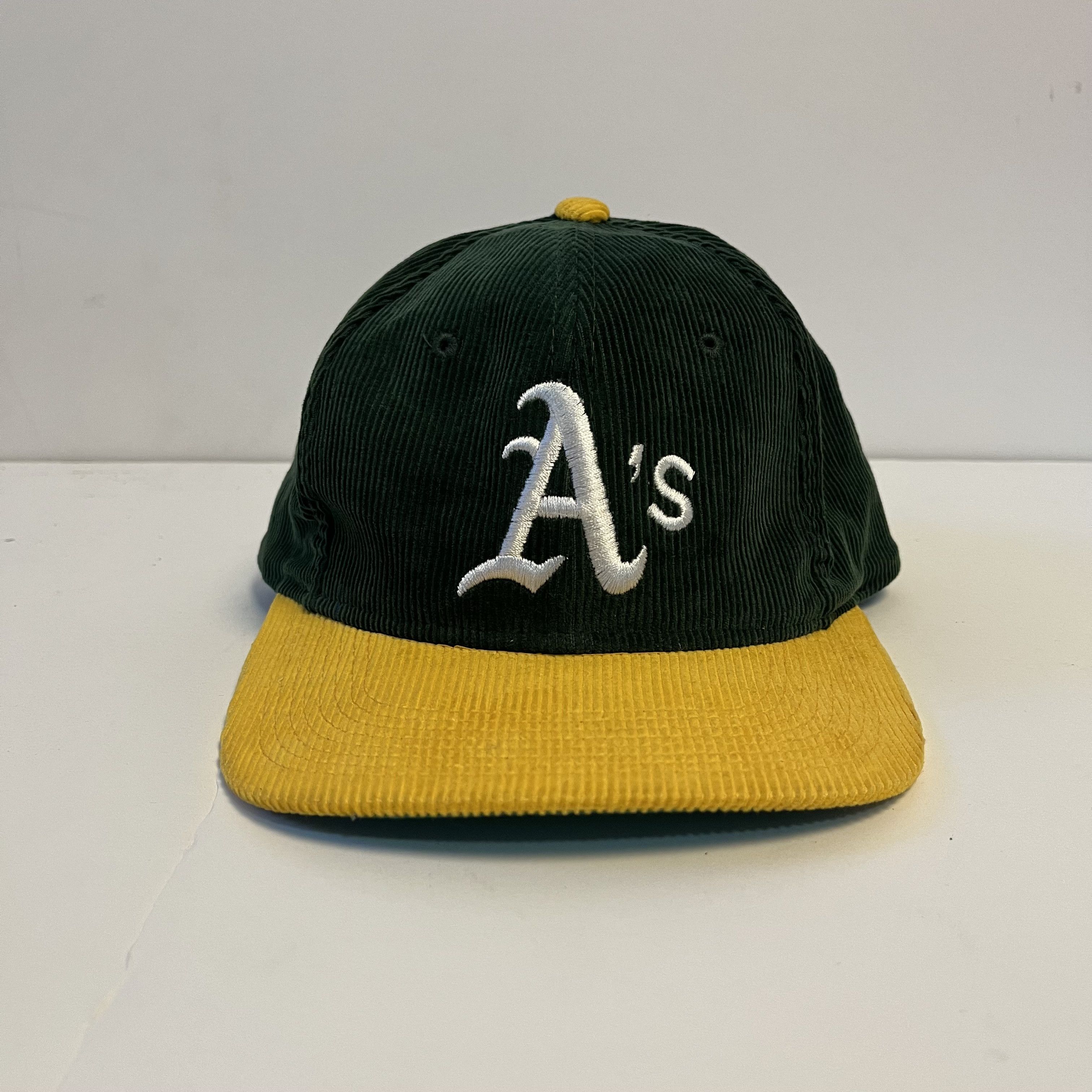 Vintage online oakland athletics corduroy snapback