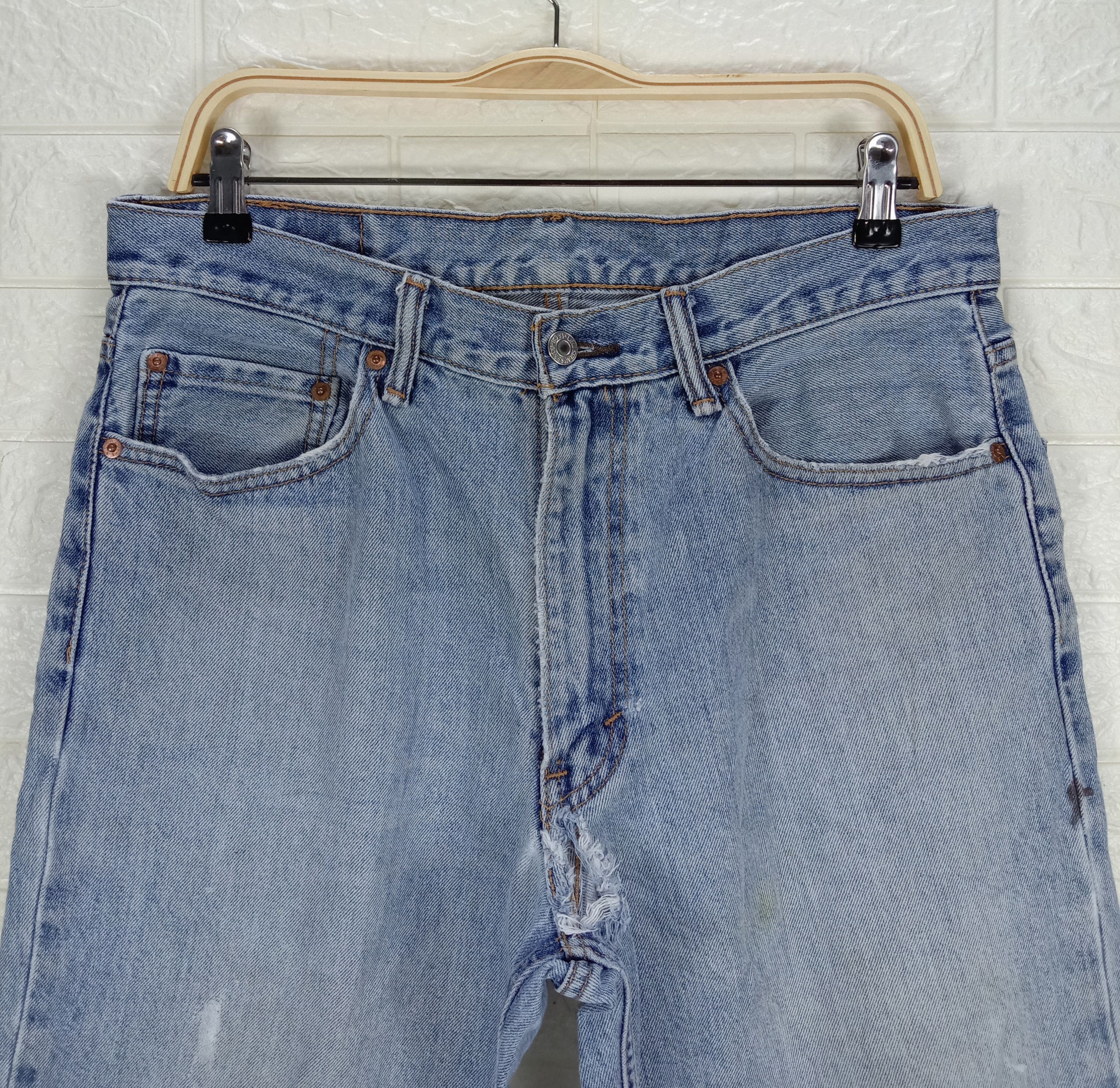 Levi's Vintage Levi's 550 Jeans Light Wash Distressed Denim Size US 32 / EU 48 - 2 Thumbnail