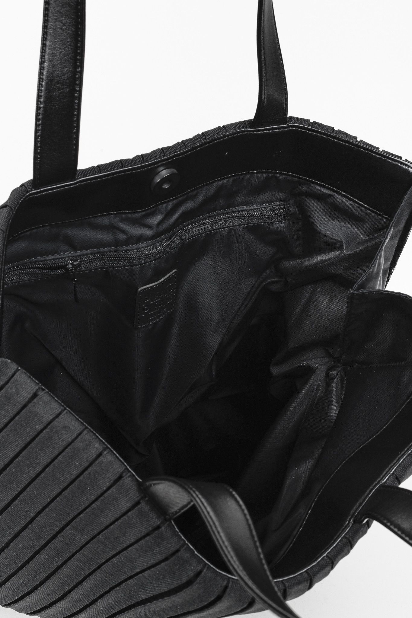 Issey Miyake Issey Miyake Pleats Please Black U Tote Bag Size ONE SIZE - 11 Thumbnail