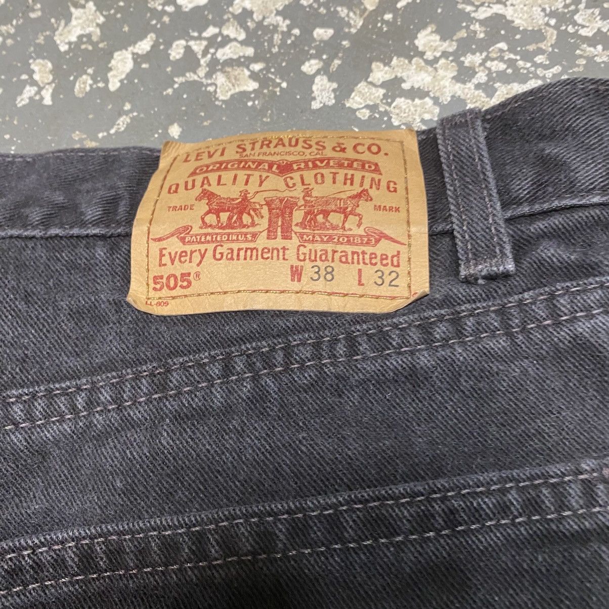 Levi's × Vintage Vintage Levi’s 505 Black Denim Jean Shorts Jorts 90s Size US 37 - 4 Thumbnail
