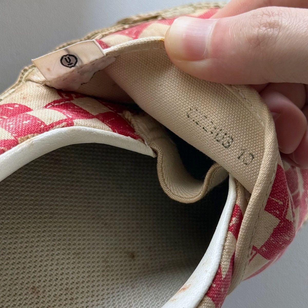 Undercover × Vans Undercover AW03 Paper Doll Checkerboard Slip On Vans Size US 10 / EU 43 - 11 Thumbnail