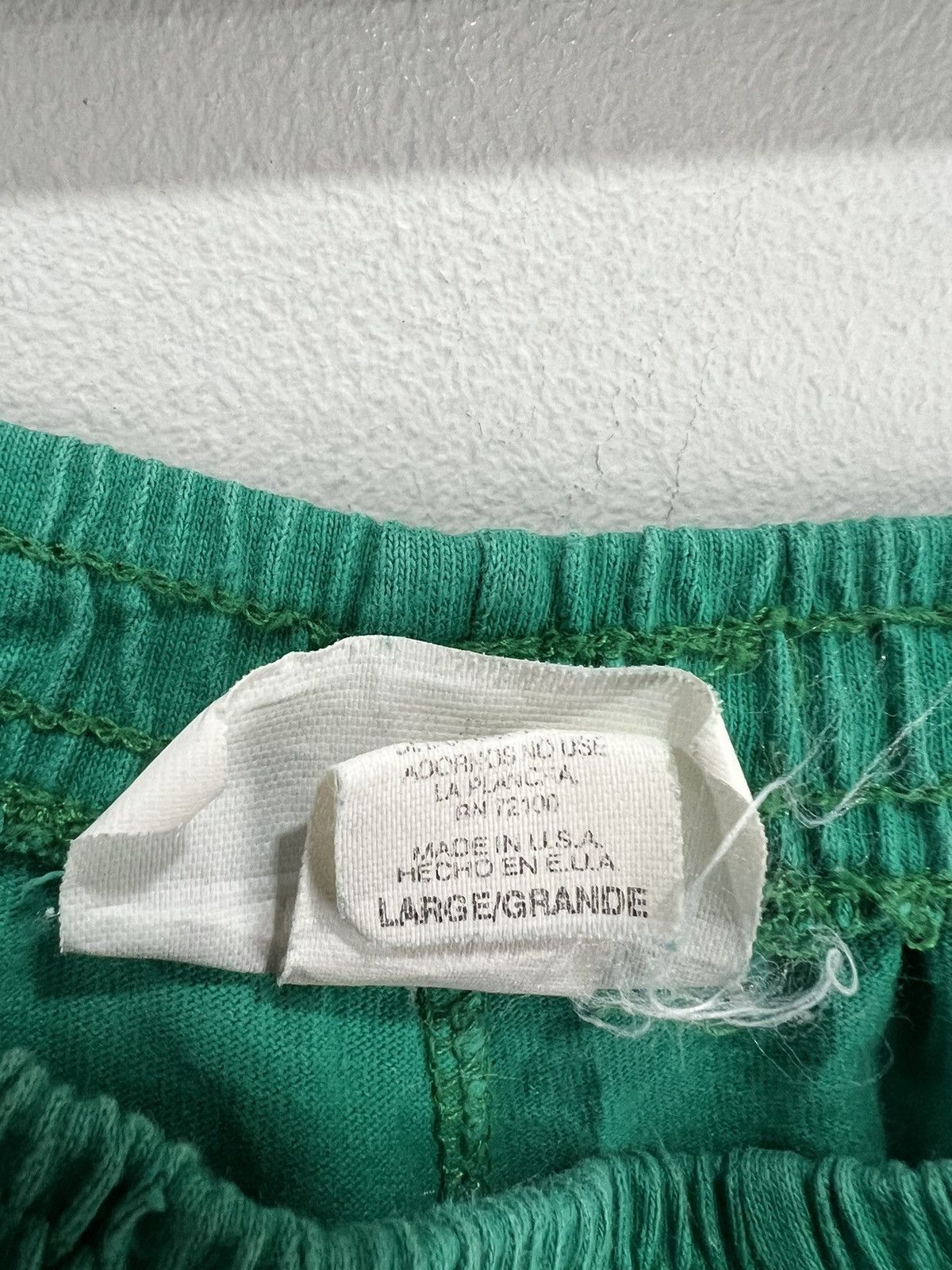Vintage Vintage Tweety Looney Tunes Shorts Size US 34 / EU 50 - 4 Thumbnail