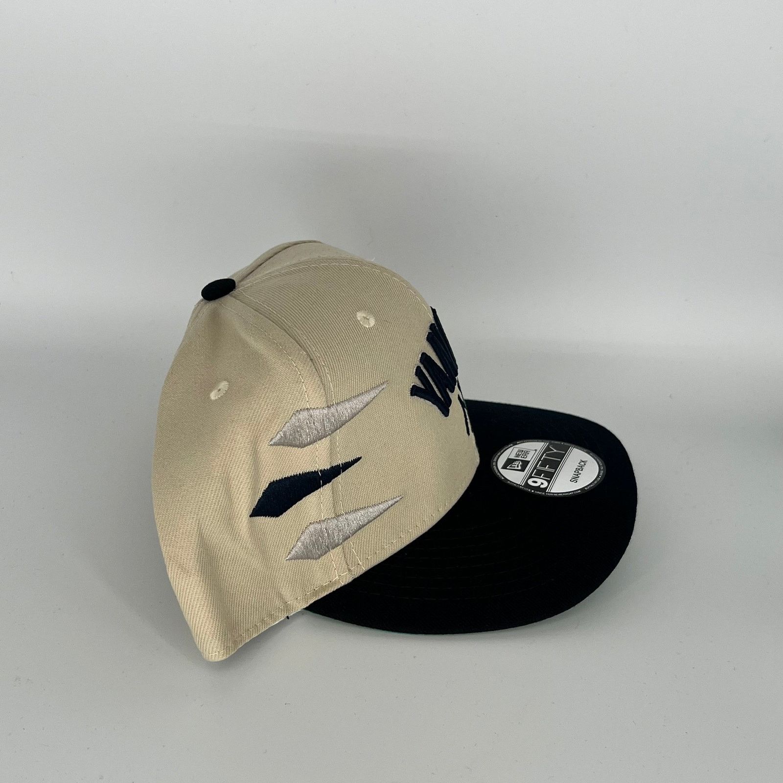 New Era Cream Black New York Yankees New Era MLB 9Fifty Snapback Hat Size ONE SIZE - 3 Thumbnail