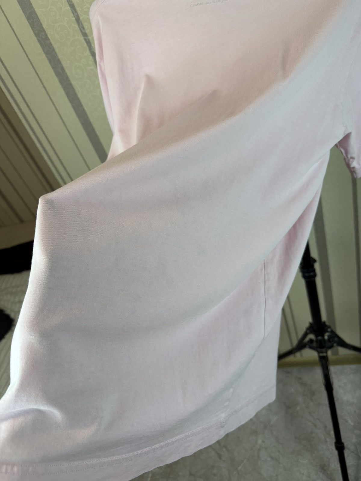 Comme des Garcons Comme Des Garcons SHIRT Logo Front Pink Tee T-shirt Size US M / EU 48-50 / 2 - 9 Thumbnail