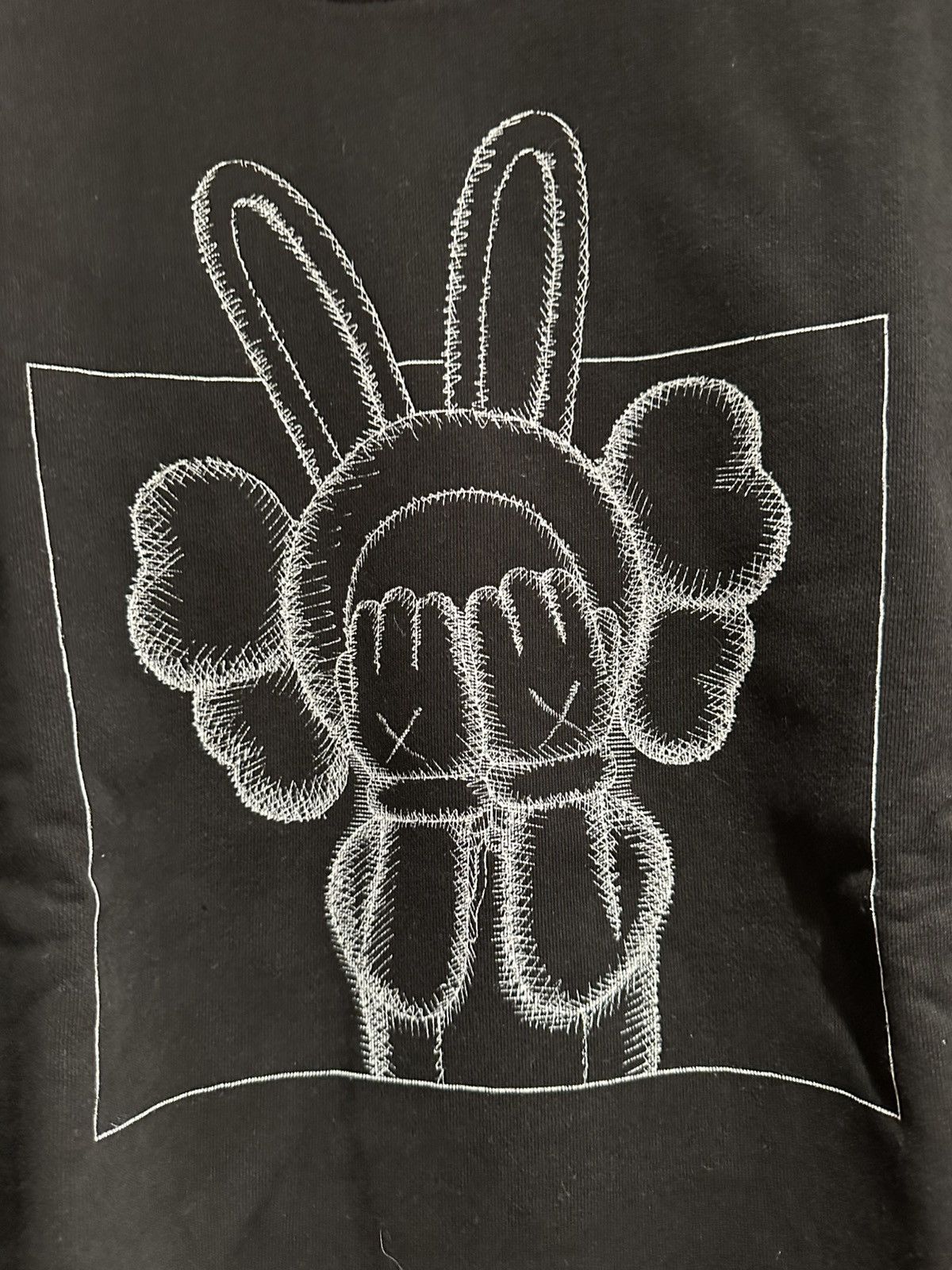 Kaws Holiday Indonesia Sweater Size US L / EU 52-54 / 3 - 4 Thumbnail