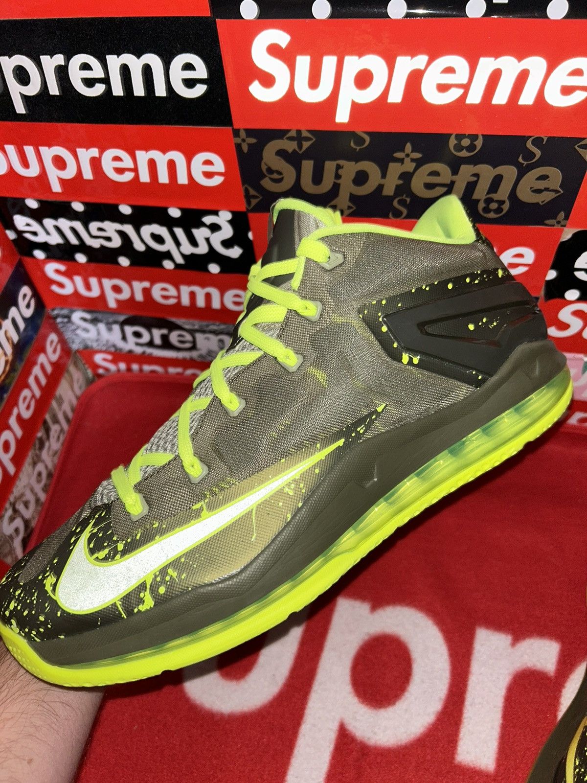 Nike Nike Lebron 11 Low Dunkman 642849-200 size 12 Size US 12 / EU 45 - 6 Thumbnail
