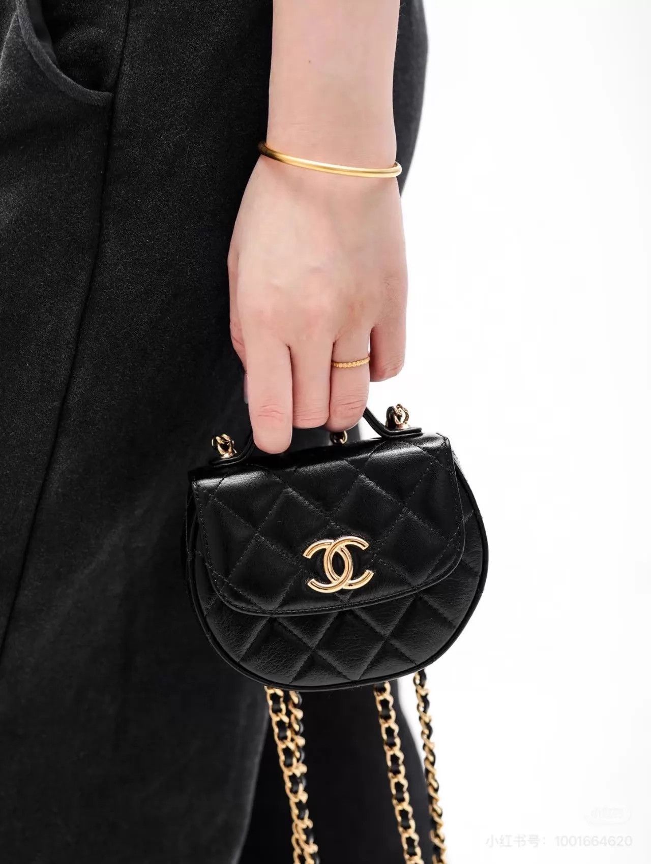 Chanel CHANEL VIC Limited Edition Pearl Handle Bag Size ONE SIZE - 8 Thumbnail