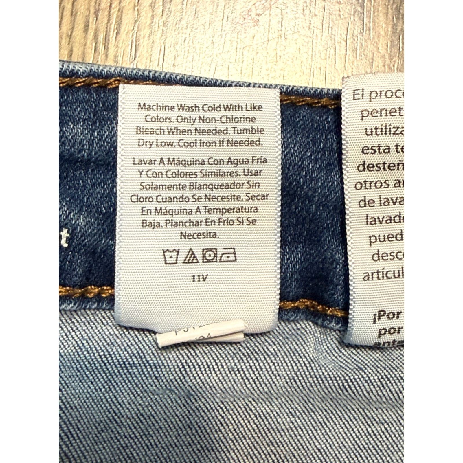 Vintage VINTAGE? No. Time & Tru Jeans Women 18 Blue Denim Straight Leg Mid Rise Outdoors - 5-Pocket Design - Regular Rise - Denim - Time And Tru - Jeans Size 40" / US 18 - 6 Thumbnail