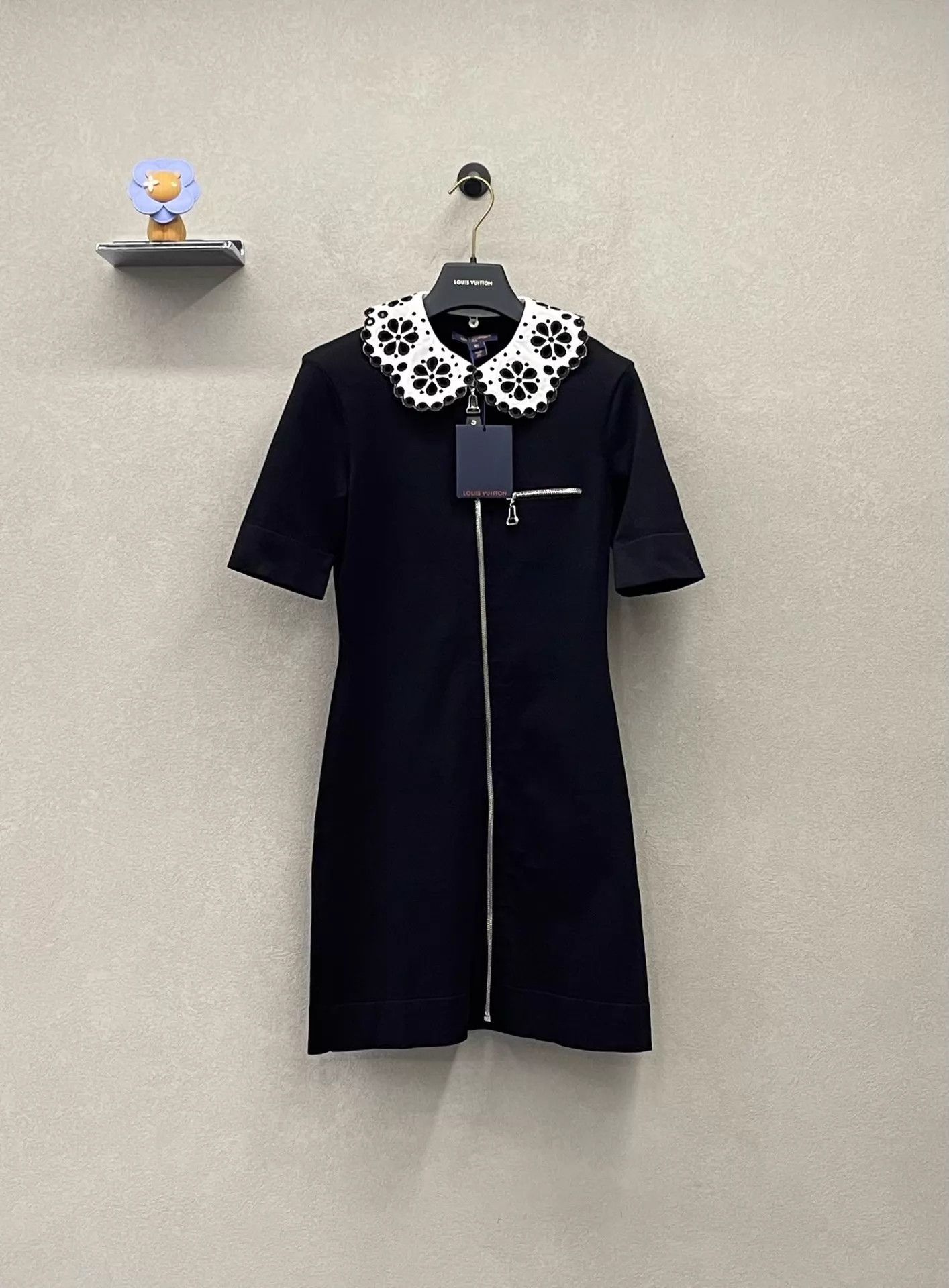 Louis Vuitton LV Zipper Floral Collar Slim Short Dress XS Women's Size XS / US 0-2 / IT 36-38 - 1 Thumbnail