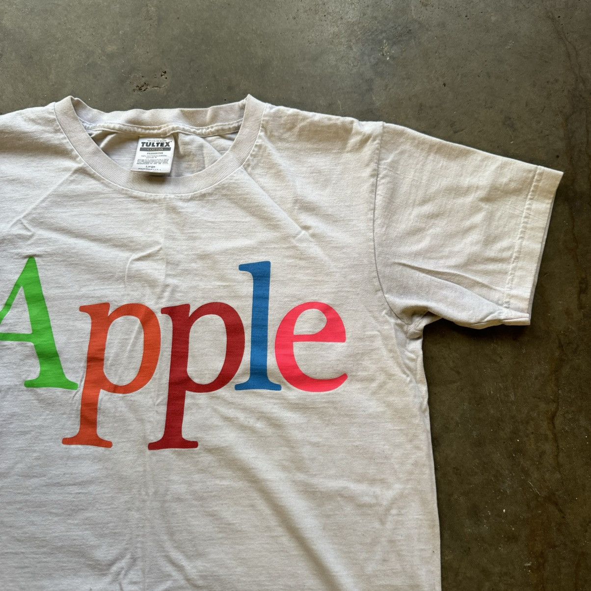 Apple Apple Tshirt Size US L / EU 52-54 / 3 - 3 Thumbnail