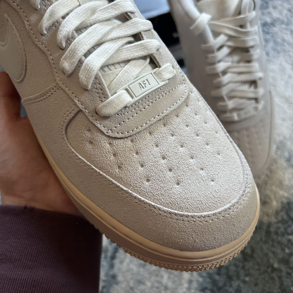 Nike WiNTER 2021 AiR FORCE 1 PREMiUM SUMMiT WHiTE PEARL SUEDE AF1 Size US 9.5 / EU 42-43 - 9 Thumbnail