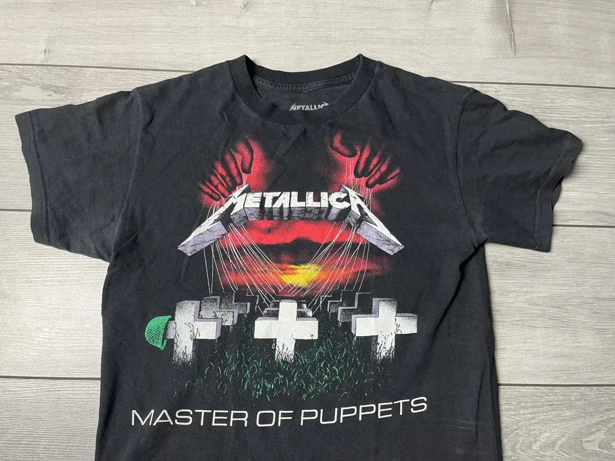 Band Tees Metallica T-shirt rock band tee size S/M Size US S / EU 44-46 / 1 - 3 Thumbnail