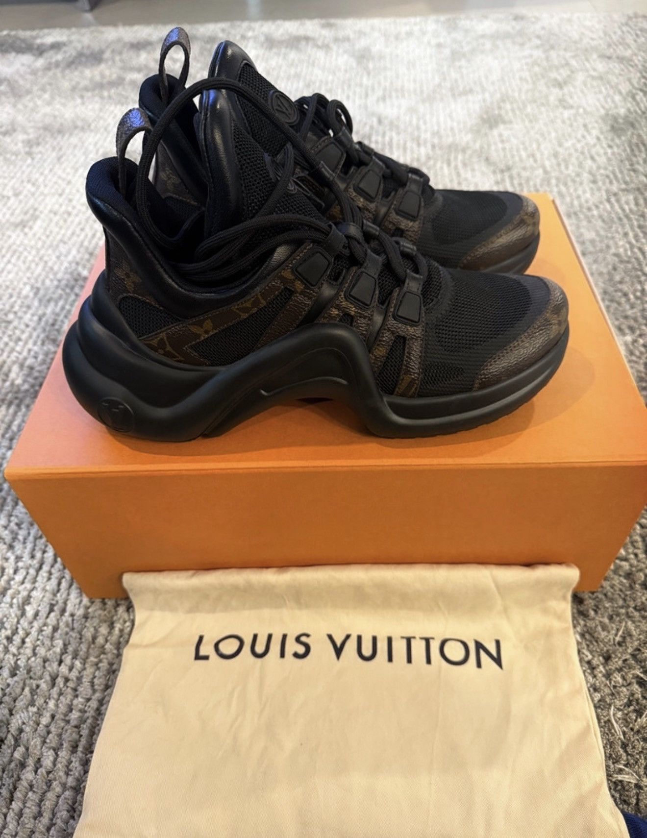 Louis Vuitton Brand New LV Archlight Sneaker size 37 Size US 7 / IT 37 - 2 Thumbnail