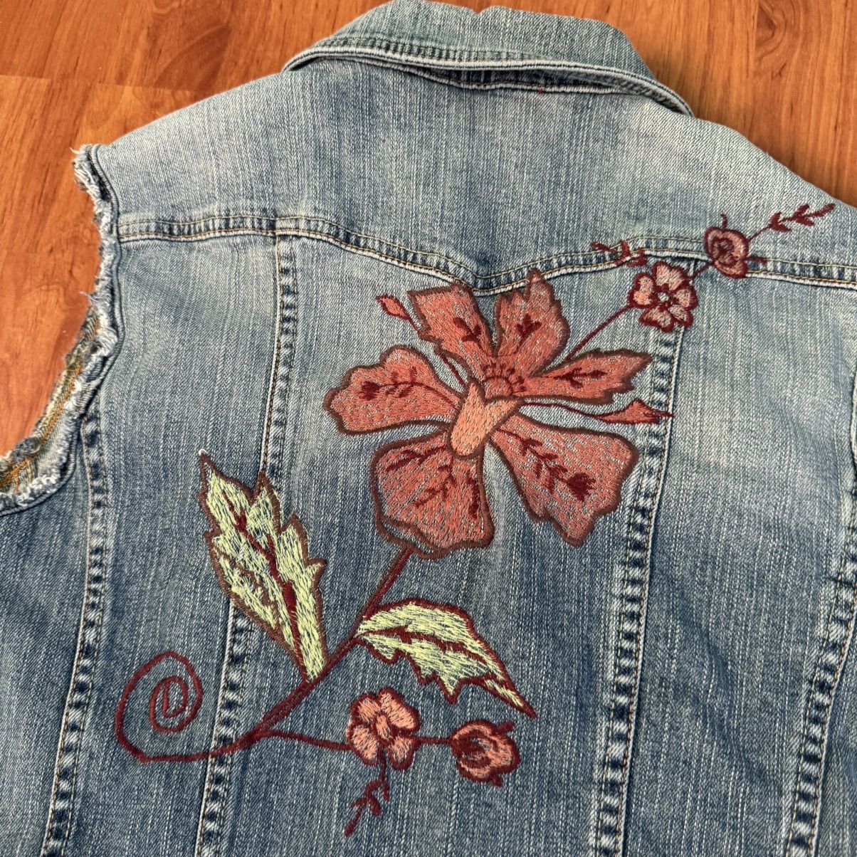 Guess Vintage Y2K Guess Embroidered Denim Vest Jacket Size S / US 4 / IT 40 - 3 Thumbnail