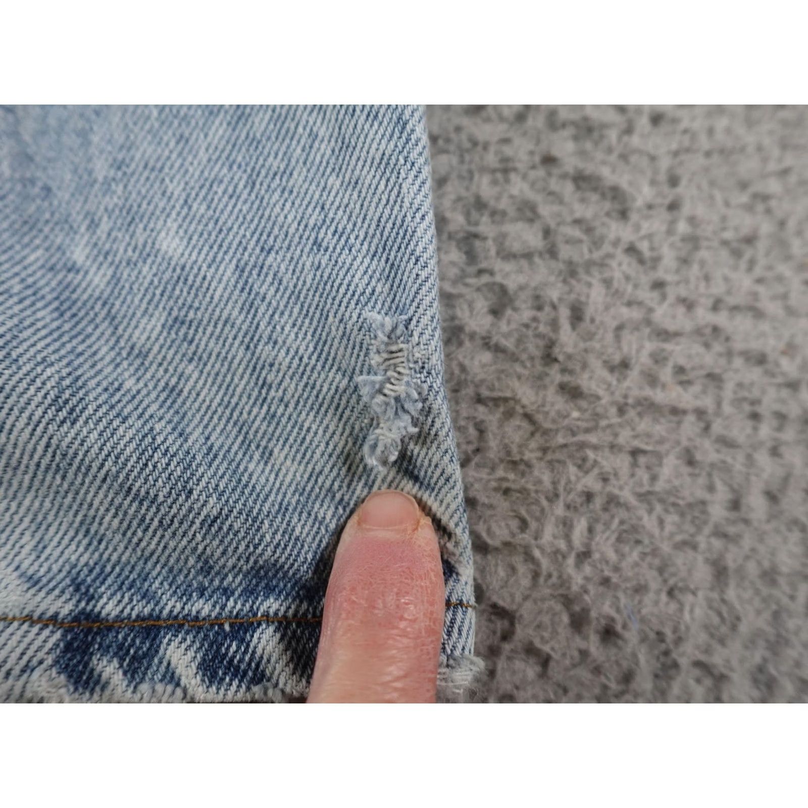Levi's VINTAGE Levis 550 Jeans Mens 34x30 Blue Relaxed Fit Tapered Denim 90s Made USA Size US 34 / EU 50 - 3 Thumbnail