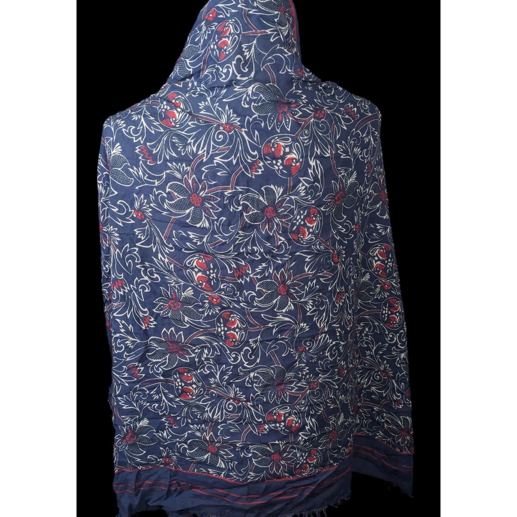 Other Les Petites France Blue And White Floral Scarf Size ONE SIZE - 1 Thumbnail