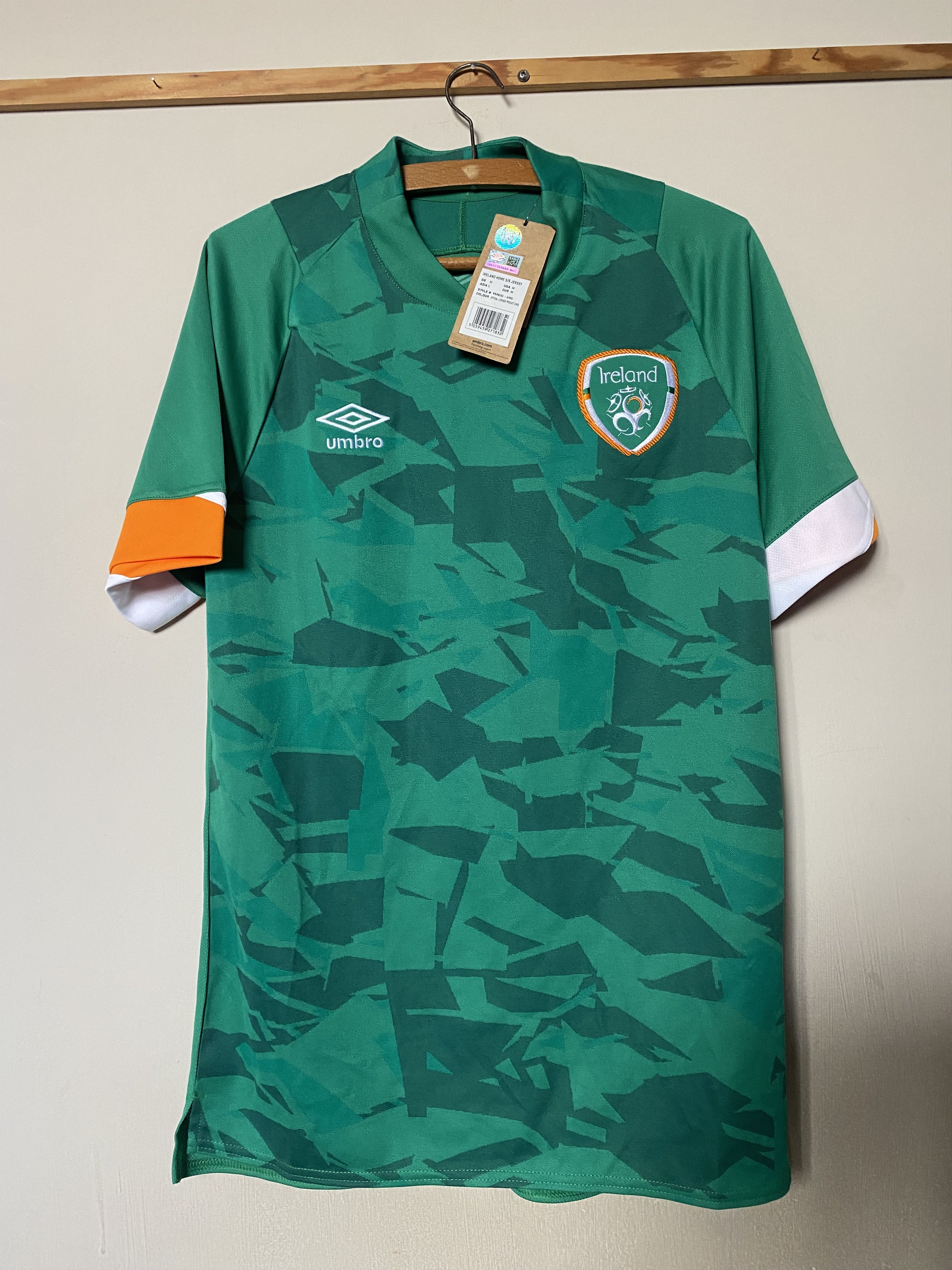 Umbro IRELAND - 2022 - 2023 - M/L - Umbro - NEW with tags - UNIQUE Size US M / EU 48-50 / 2 - 1 Thumbnail