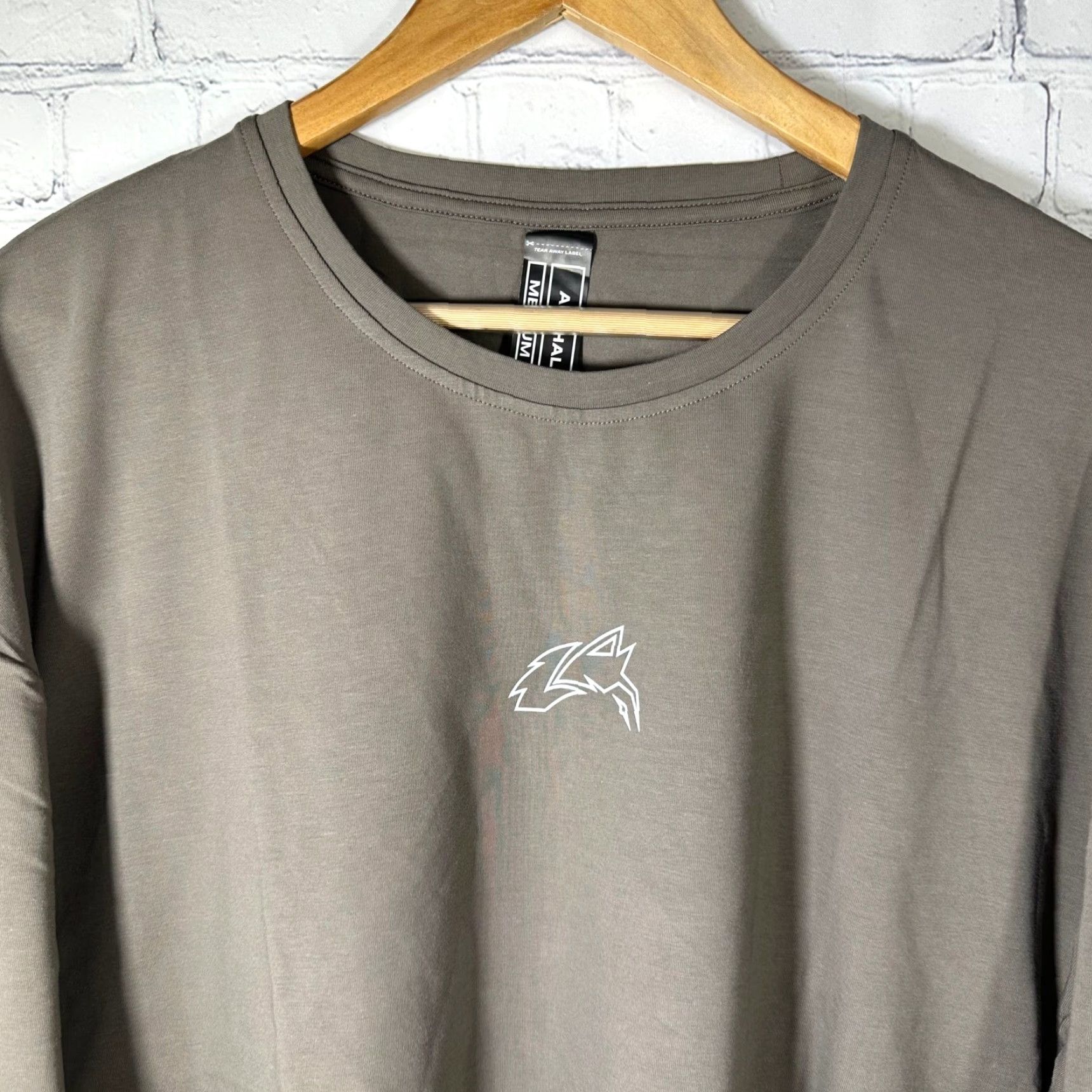 Vintage Alphalete Wolf Head Oversized LS Tee Desert Taupe Mens T-Shirt Crew Neck Brown Size US M / EU 48-50 / 2 - 2 Thumbnail