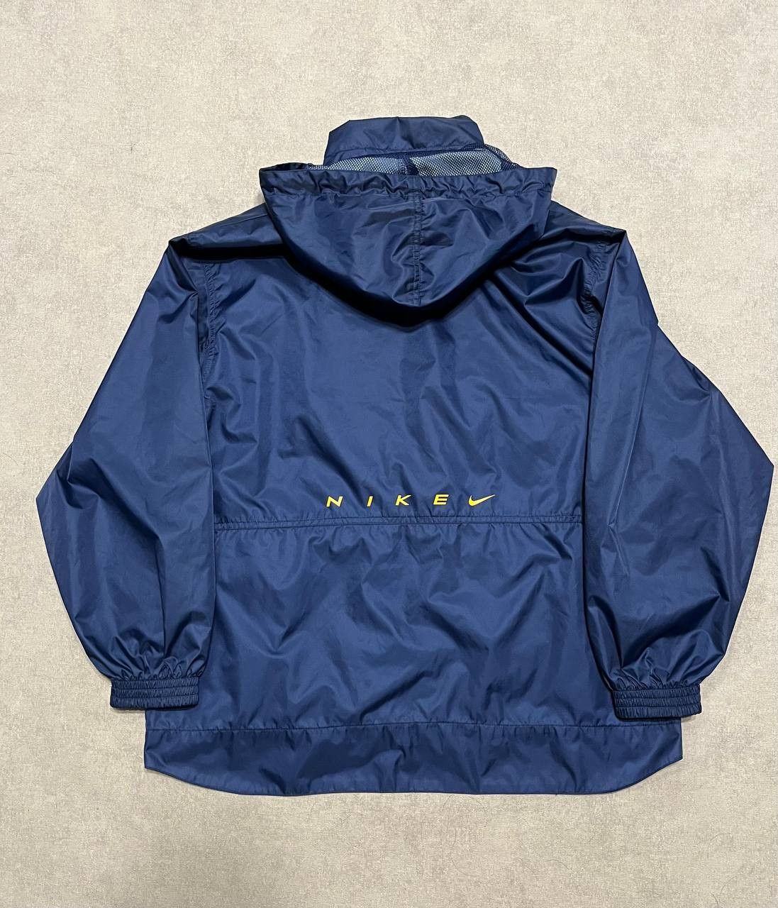 Nike Vintage Nike Windbreaker Track Jacket Big Logo Men Size US M / EU 48-50 / 2 - 10 Thumbnail