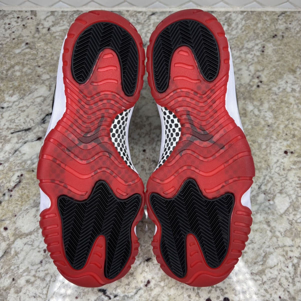 Jordan Brand Size 9 -Jordan 11 Retro Bred (2019) Lightly Used W/Box Size US 9 / EU 42 - 20 Thumbnail