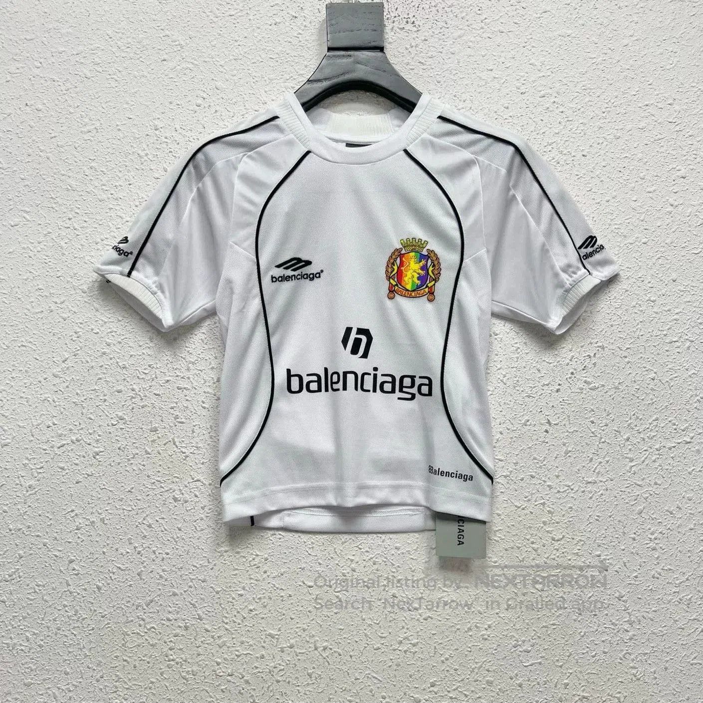 Balenciaga Balenciaga Man Utd Embroidered Jersey T-shirt. Size US S / EU 44-46 / 1 - 1 Thumbnail