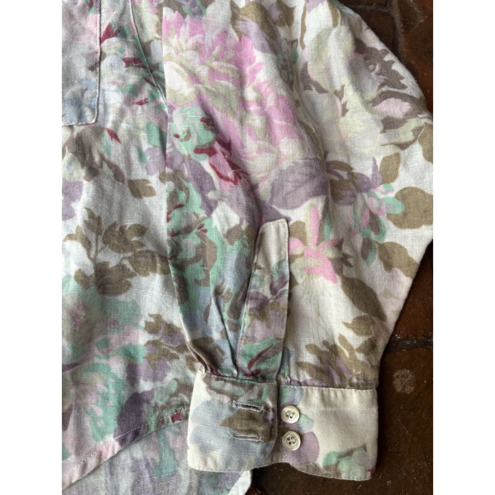 Byblos VINTAGE Byblos 100% Linen Floral Button Down Shirt Women’s 8 Black Long Sleeve Collared 80s 90s Blouse Mens? (Please ignore) Size M / US 6-8 / IT 42-44 - 6 Thumbnail