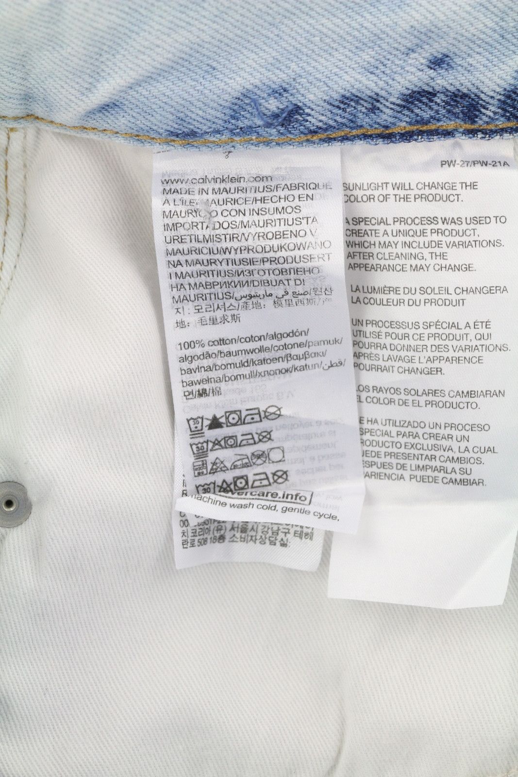 Calvin Klein REGULAR TAPER W29/L30 Light Blue Washed Zip Fly Denim 85324 Size US 29 - 8 Thumbnail