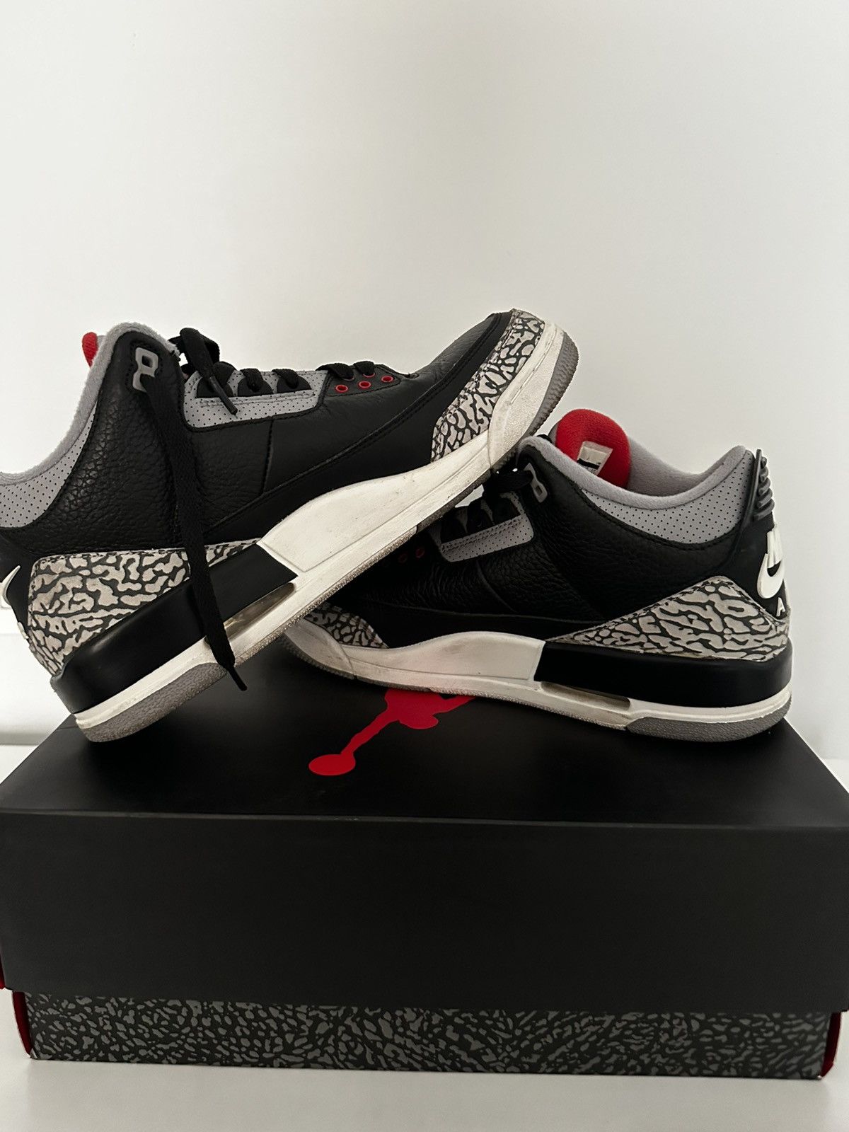 Jordan Brand Jordan 3s Black Cement 3s 2018 Size US 10.5 / EU 43-44 - 1 Thumbnail