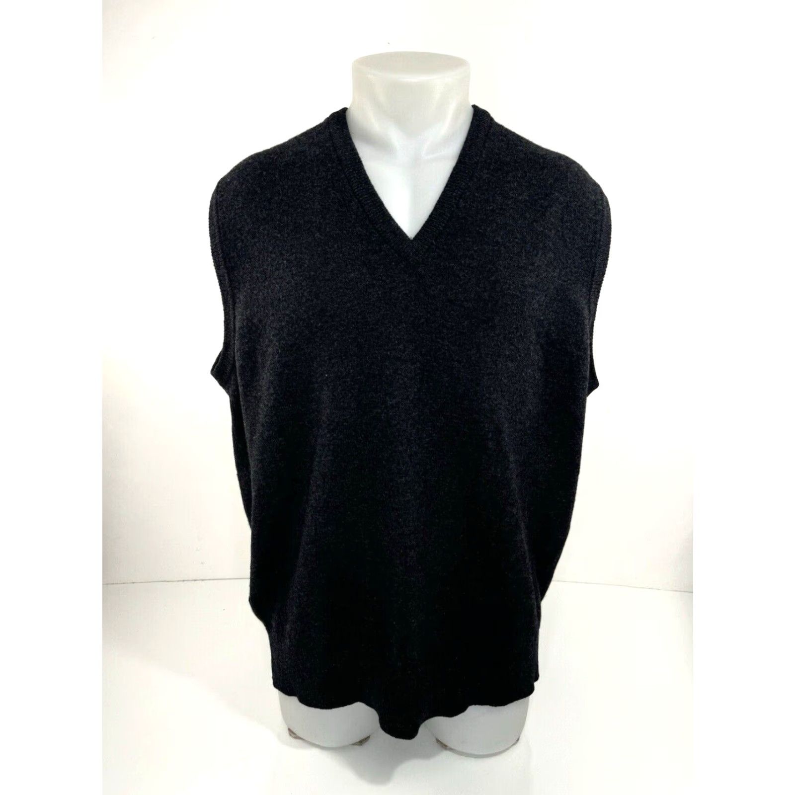 Vintage ALAN PAINE Vest Lambswool XL Mens Gray Shirt? Size US XL / EU 56 / 4 - 2 Thumbnail