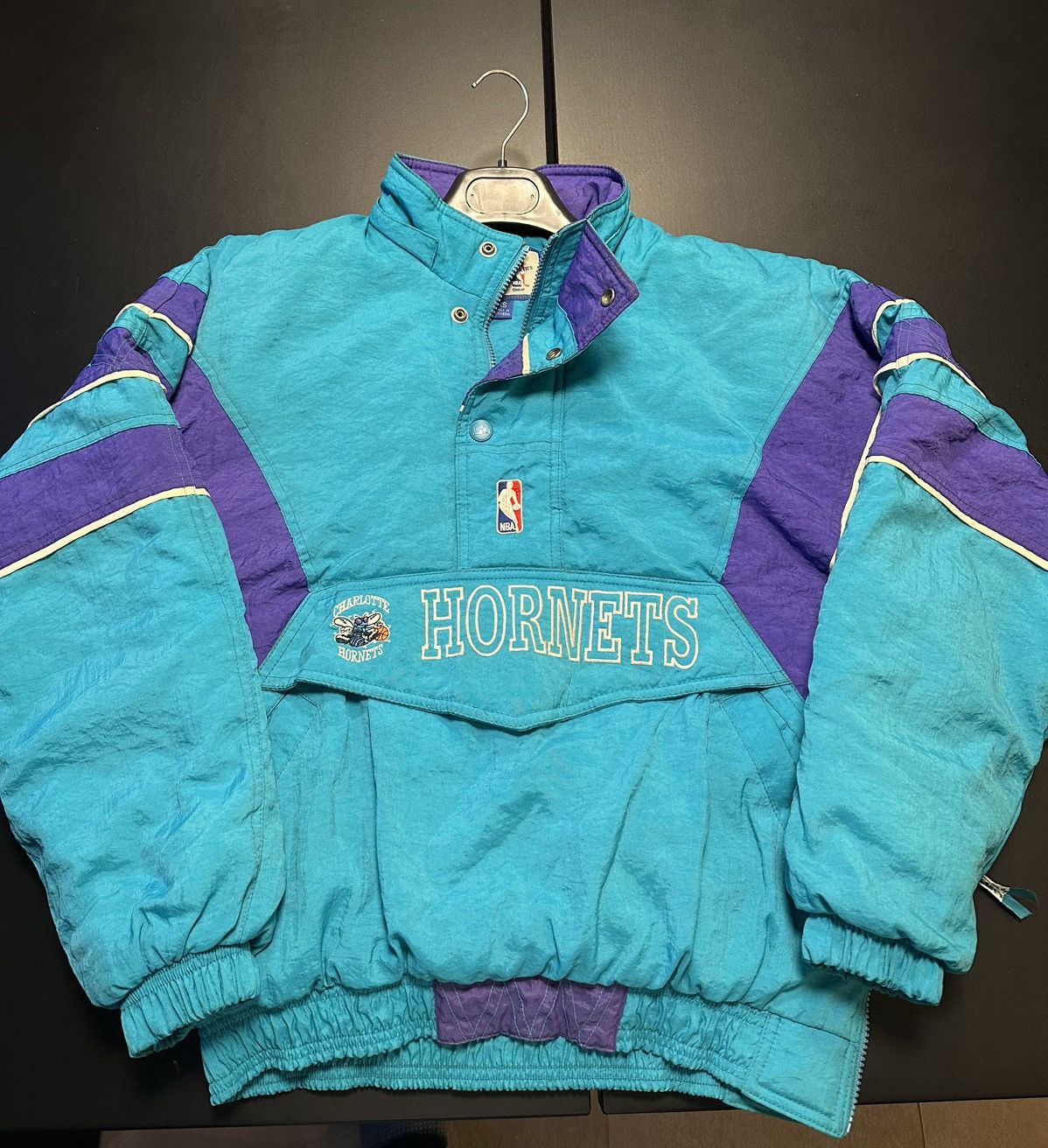 Starter 🟢 Vintage 90s Starter Charlotte Hornets NBA Jacket Original Size XS / US 0-2 / IT 36-38 - 1 Thumbnail