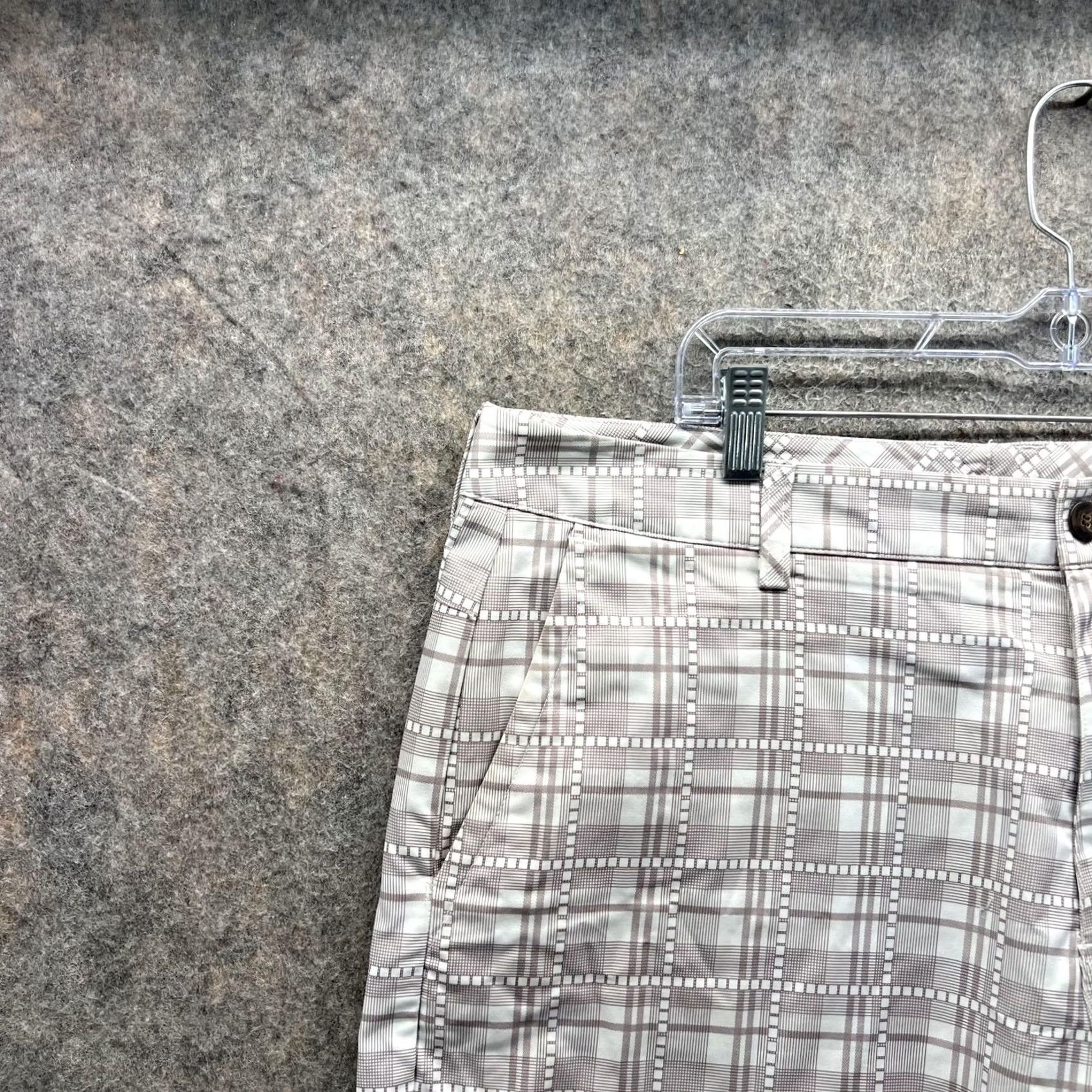 Adidas Adidas Shorts Mens 36 Gray Plaid Clima Golf Chino Microfiber Casual 11 Inseam Mens Prins? Size US 36 / EU 52 - 5 Thumbnail